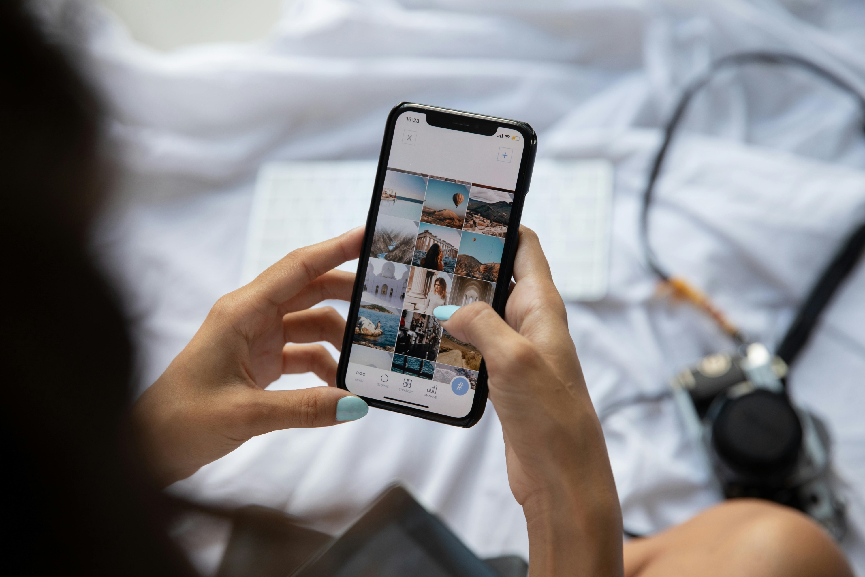 Influencer europei bocciati in trasparenza: (quasi) tutti fanno pubblicità, ma lo ammette solo 1 su 5