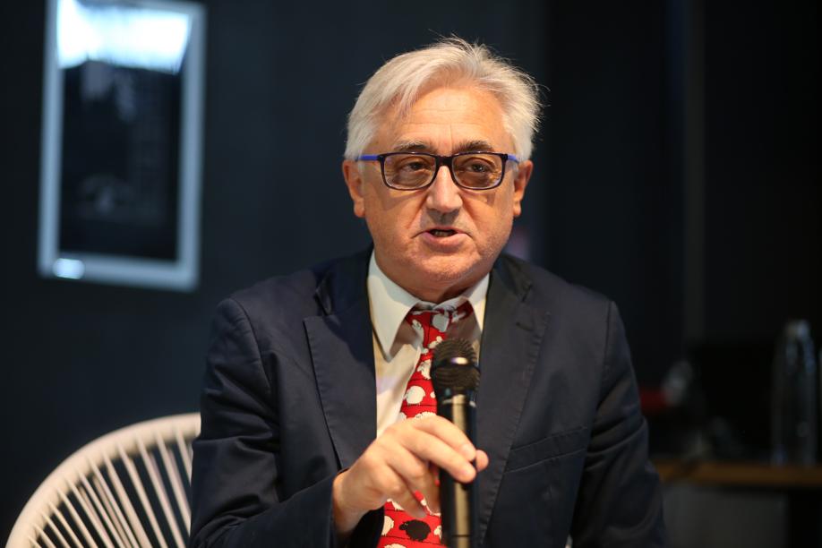 Silvio Viale, perquisito lo studio medico dopo la denuncia di quattro donne