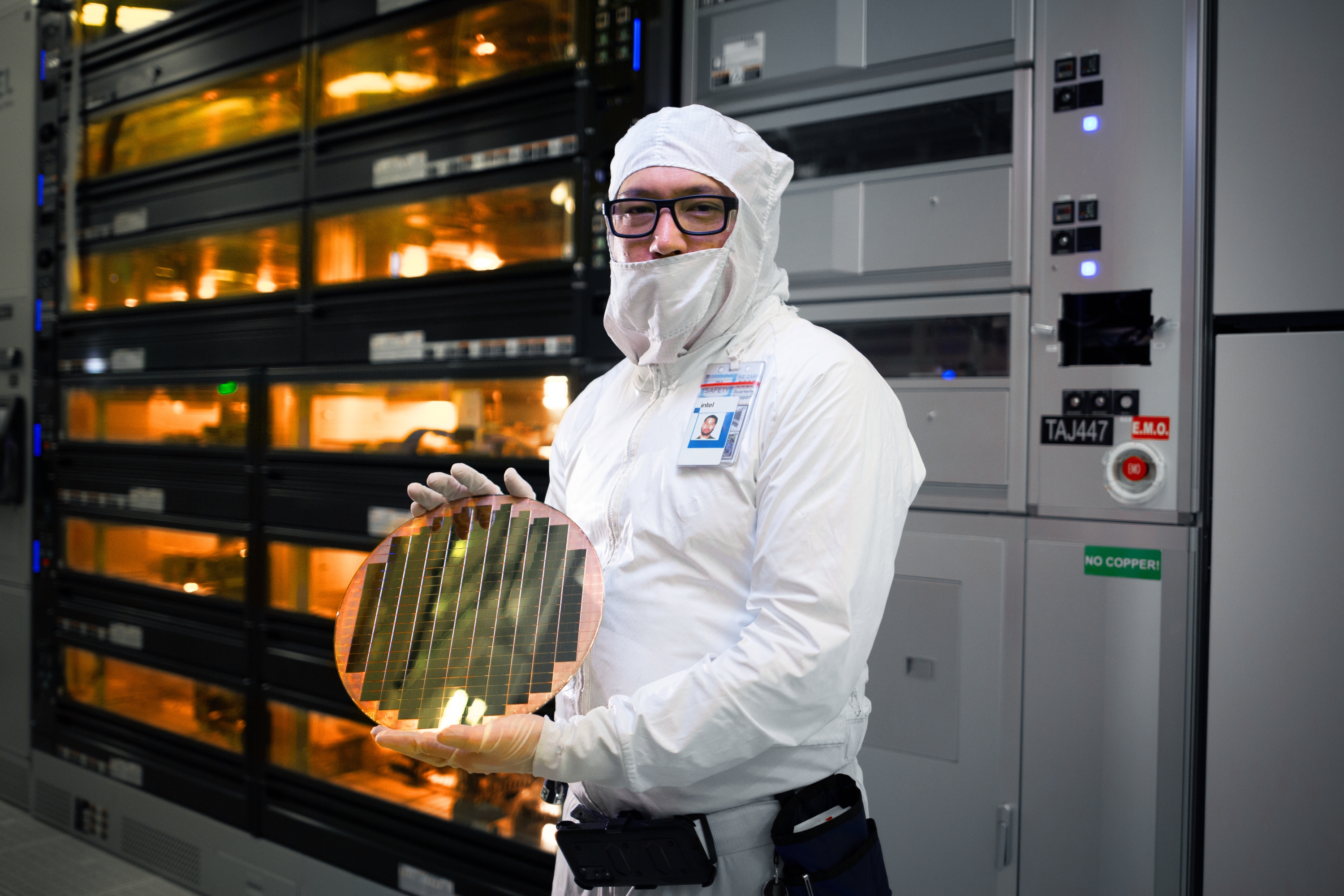 Intel, accordo con Microsoft: così verranno costruiti i «cervelli» dell’intelligenza artificiale