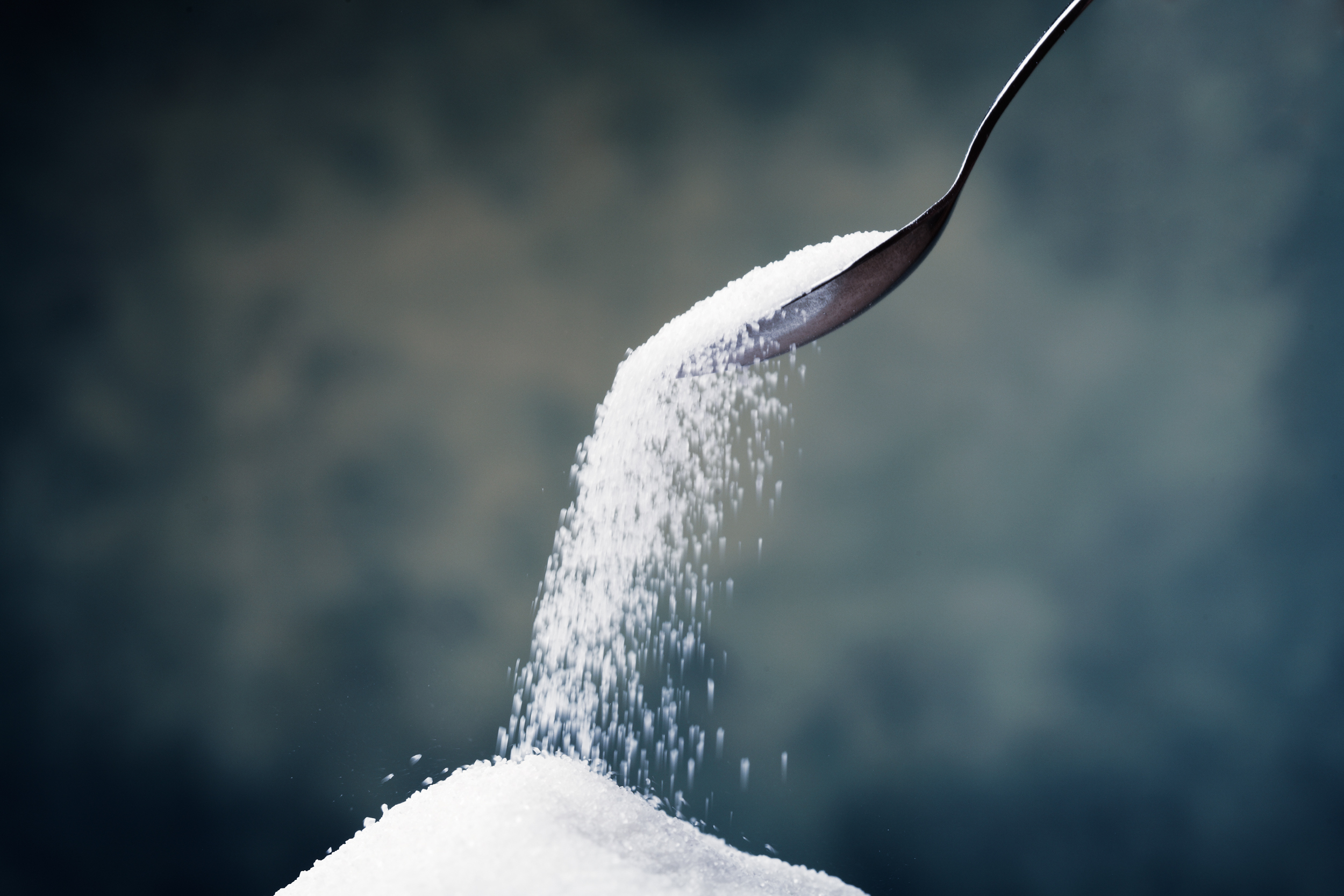 Bere acqua prima dei pasti aiuta a dimagrire?
