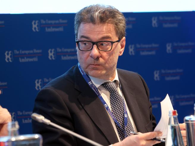 L’audizione del ministro Giorgetti in commissione Bilancio La diretta video Si valuta l’ammissibilità degli emendamenti alla Manovra - CorriereTV
