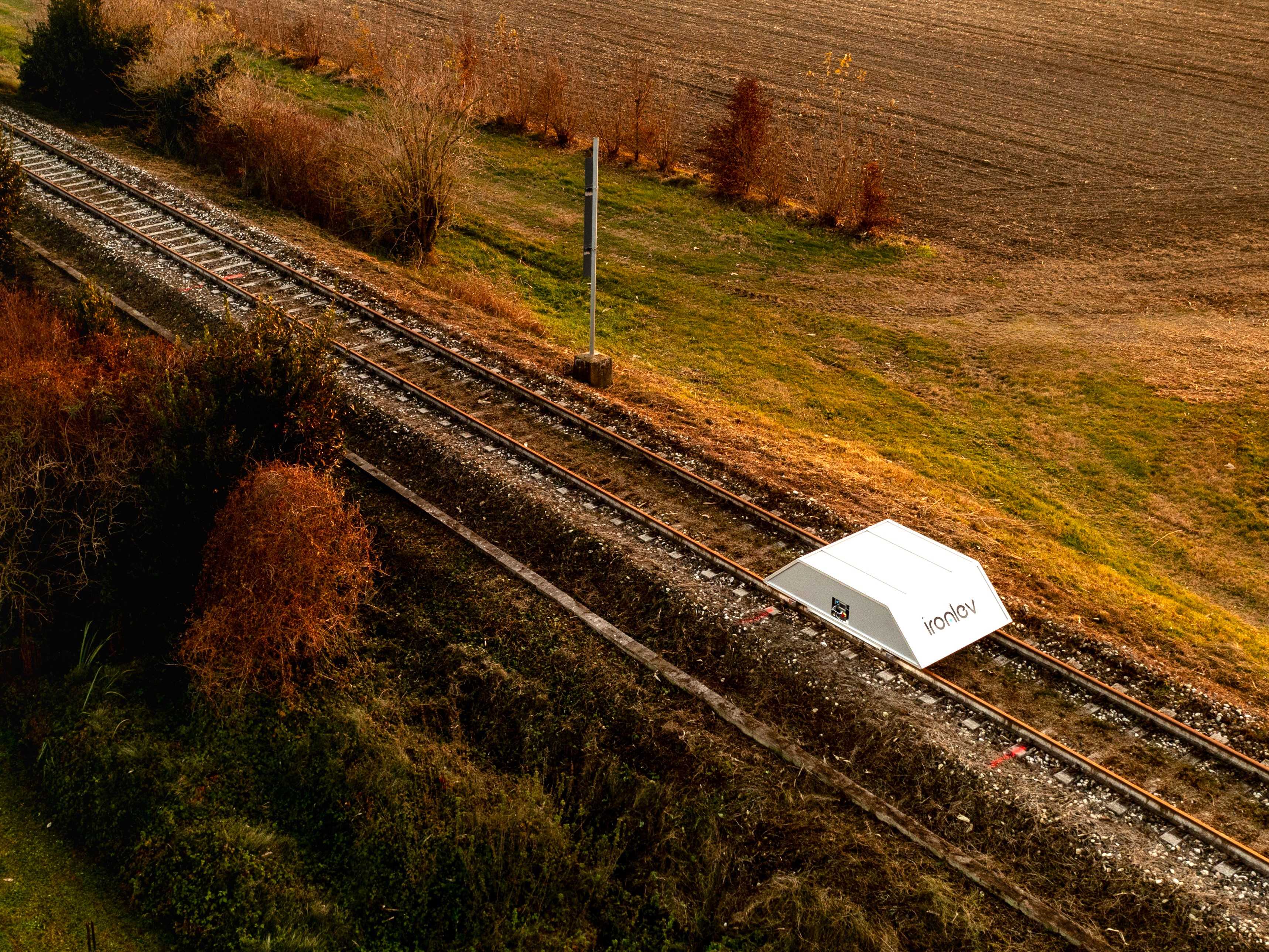 Sarà italiano il primo treno a levitazione magnetica che si muove su binari tradizionali