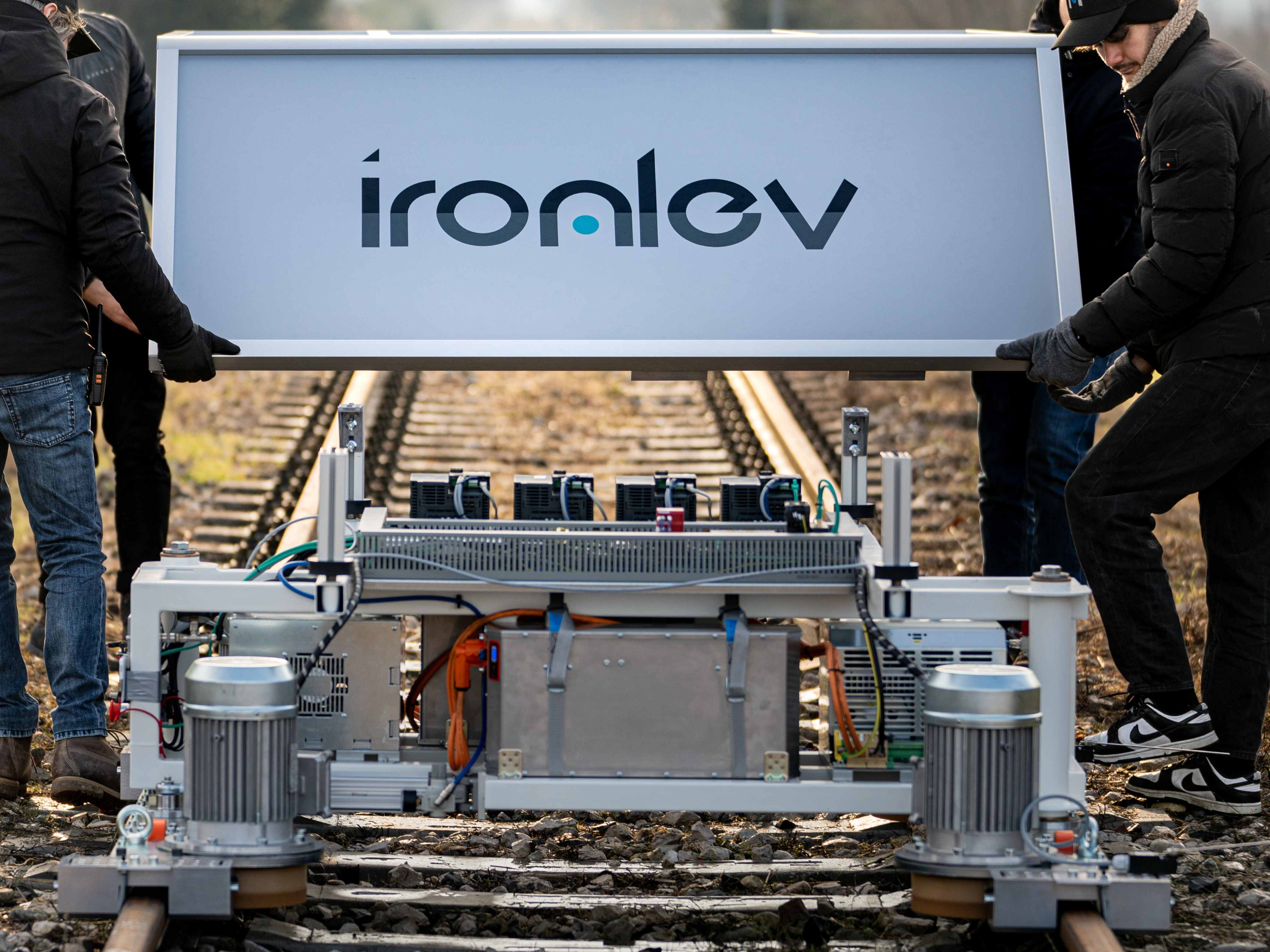 Sarà italiano il primo treno a levitazione magnetica che si muove su binari tradizionali