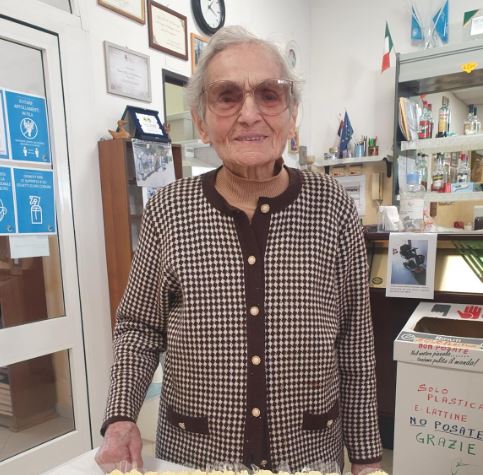 Bondeno, anziana di 103 anni alla guida della sua Panda di notte con la patente scaduta: multata