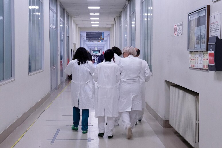 Sette bambini nati in 21 ore: il «baby boom» all'ospedale San Luca di Lucca