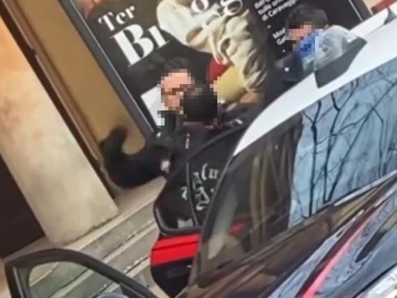 Modena, picchiato dai carabinieri: un militare già indagato per un'altra vicenda 
