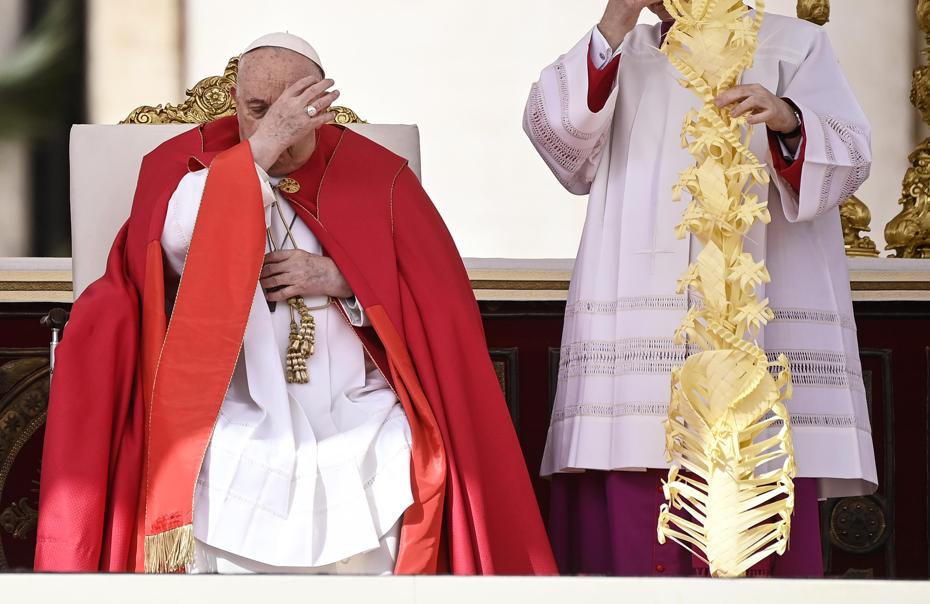 Papa Francesco, una fase nuova dietro rinunce e viaggi saltati
