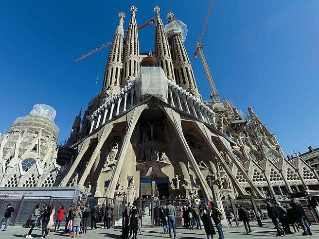 La Sagrada Familia di Gaudì, nel cuore di Barcellona