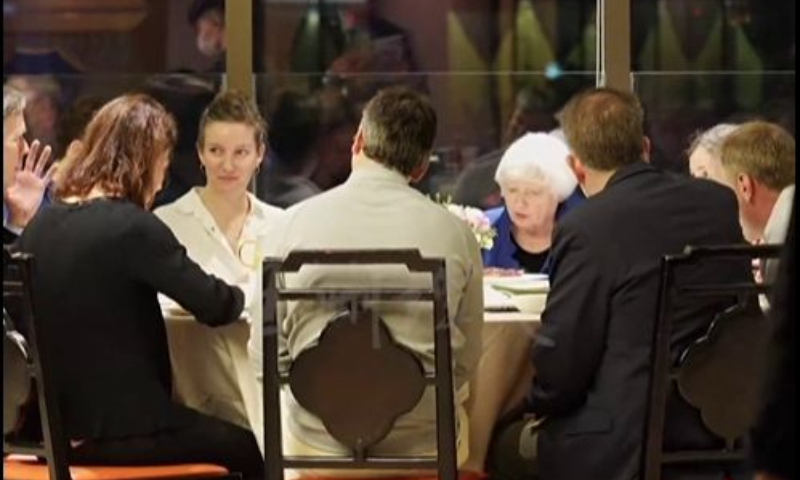 L'ira di Yellen per le auto cinesi "vendute in perdita" (ma a Pechino si discute sulle sue bacchette a cena)