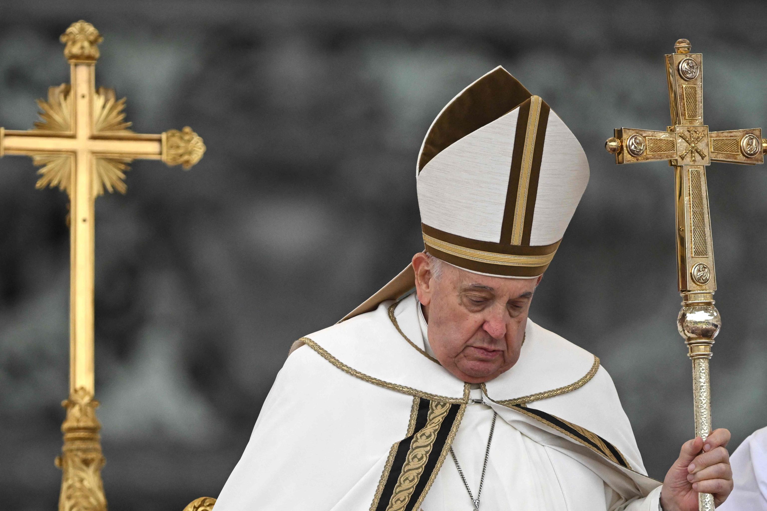 «Dignitas infinita», il Papa: «No a aborto, utero in affitto, gender. Cambio di sesso solo in caso di anomalie» 
