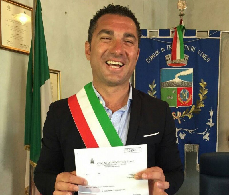 Voto di scambio in Sicilia, arrestato il sindaco di Tremestieri Etneo e sospeso il vicepresidente della Regione
