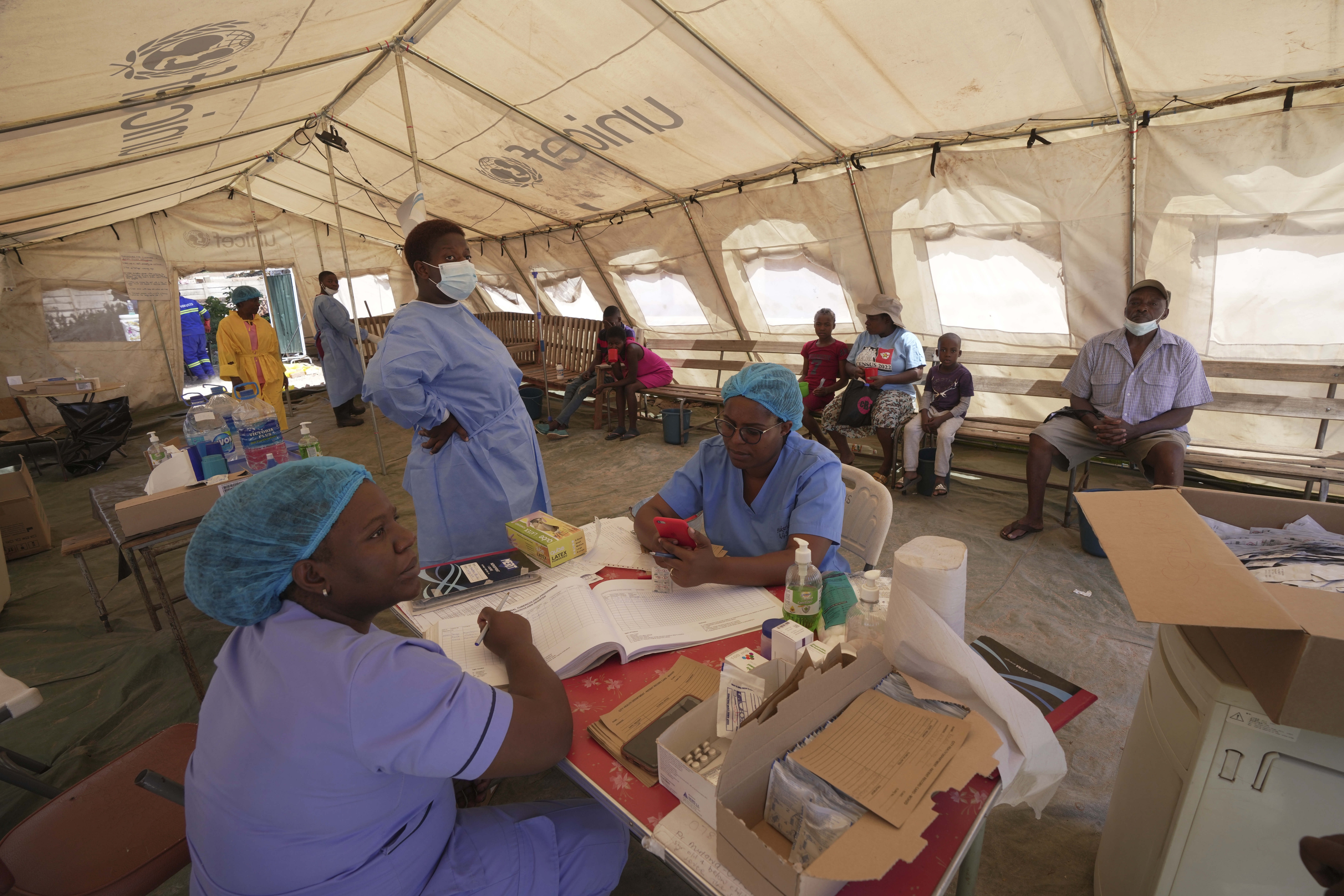 Nurses are seen inside a tent set aside for cholera patients at a clinic in Harare, Zimbabwe, Saturday Nov. 18, 2023. Zimbabwe is battling a cholera outbreak that has resulted in more than 150 suspected deaths countrywide. Health experts, authorities and residents blame the outbreak on acute water shortages and lack of access to sanitation and hygiene services (AP Photo/Tsvangirayi Mukwazhi)   Associated Press/LaPresse Only Italy and Spain