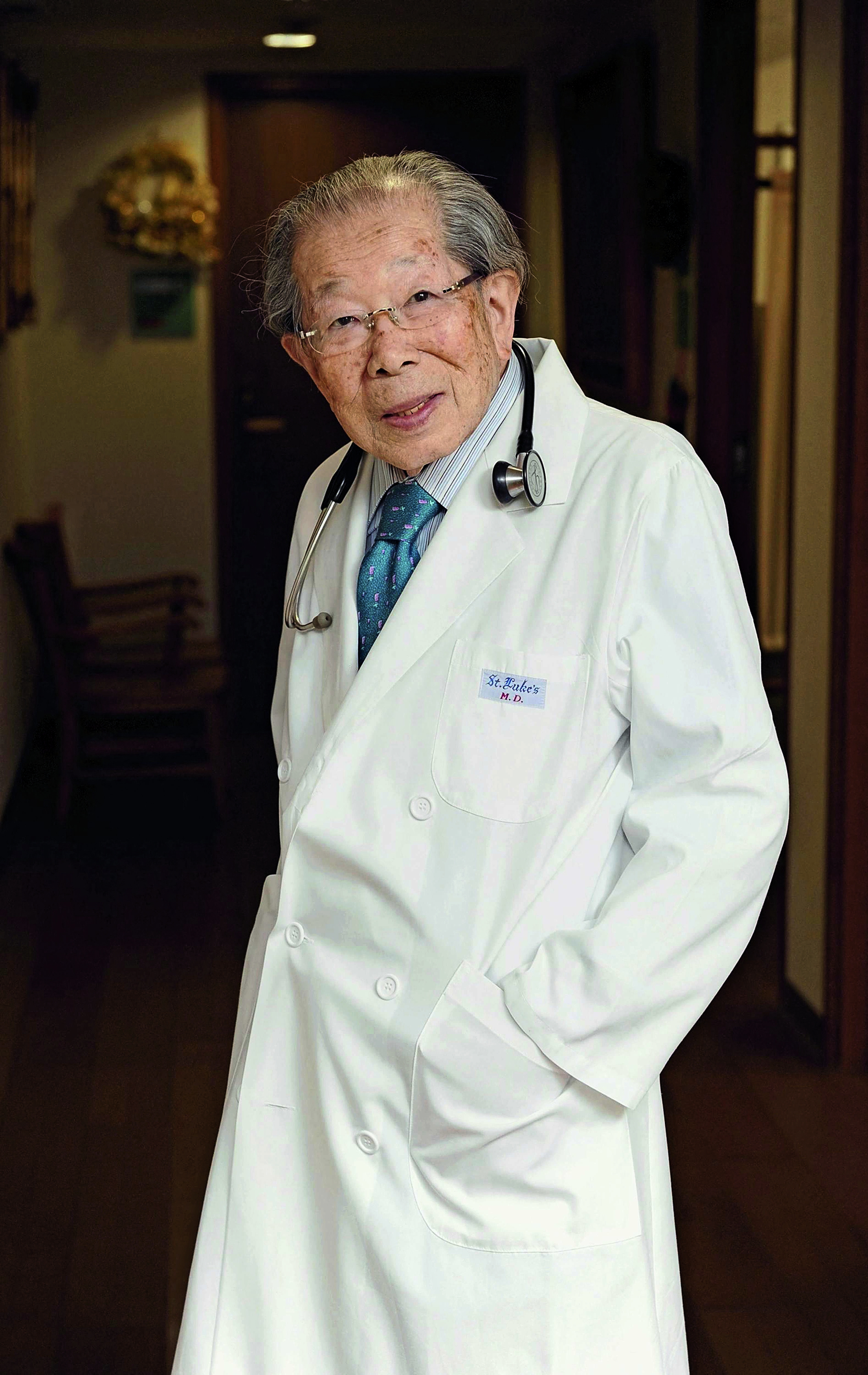 This file photo taken on Dec. 10, 2013 shows a Japanese physician and author Shigeaki Hinohara in Chuo Ward, Tokyo. Dr. Hinohara died aged 105 at his house in Setagaya Ward, Tokyo on July 18, 2017. Hinohara was born in 1911, and graduated from the Medical School of Kyoto Imperial University in 1937. In 1941, Hinohara joined St. Luke's International Hospital in Tokyo as a doctor of internal medicine, and was Honorary President of St. Luke's International Hospital. Hinohara grew up in a pastor's family, and worked on consultations, lectures and writing activities until his death to advocate the importance of total human care including the patient's spiritual side. ( The Yomiuri Shimbun ) (Photo by Miho Takahashi / Yomiuri / The Yomiuri Shimbun via AFP)
