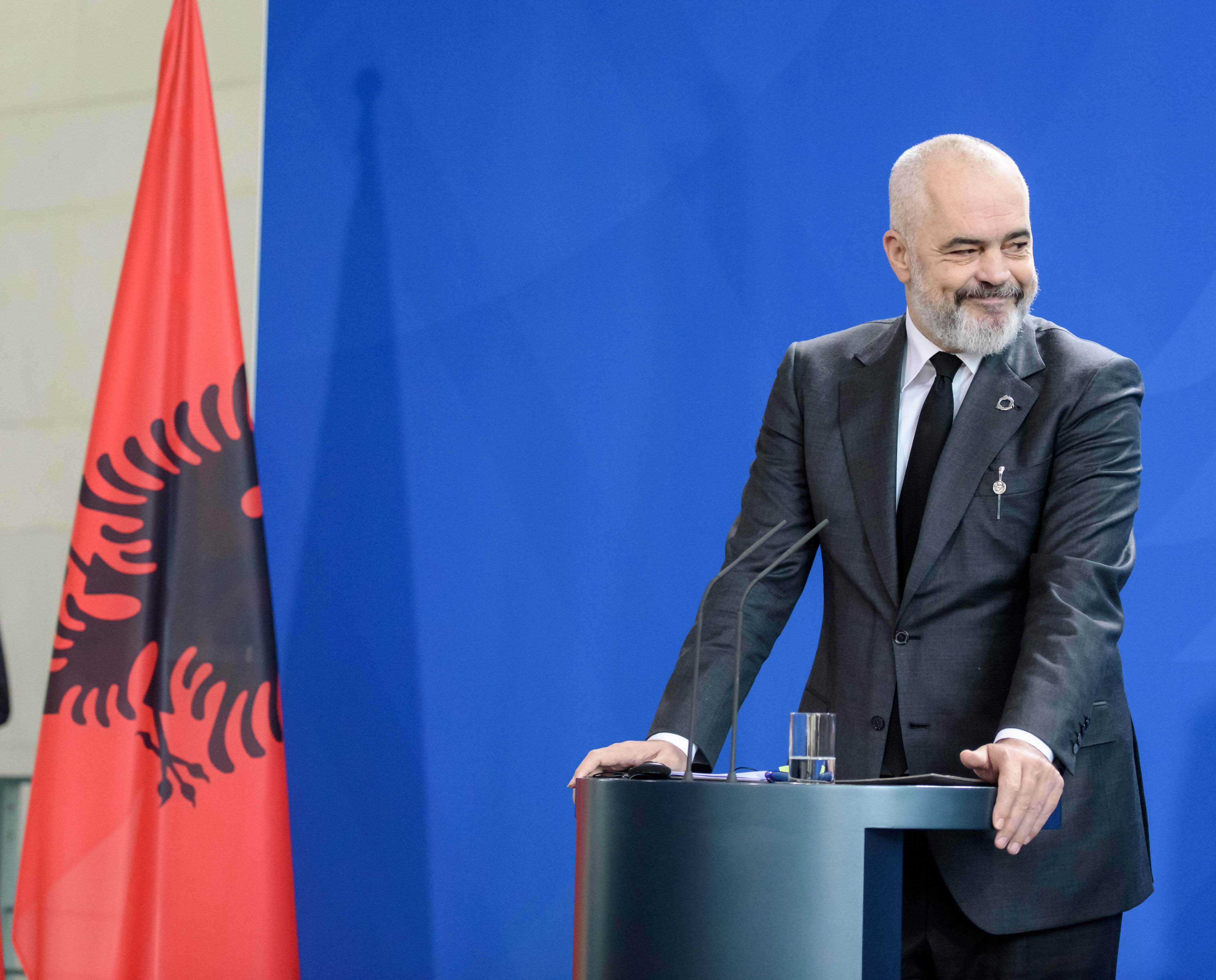 Foto IPP/imagoStock/Christian Spicker
Berlino 27/01/2020 
nella foto il primo ministro del governo albanese Edvin Kristaq Edi Rama  vicino ad una bandiera dell'Albania 
- WARNING AVAILABLE ONLY FOR ITALIAN MARKET - Italy Photo Press -