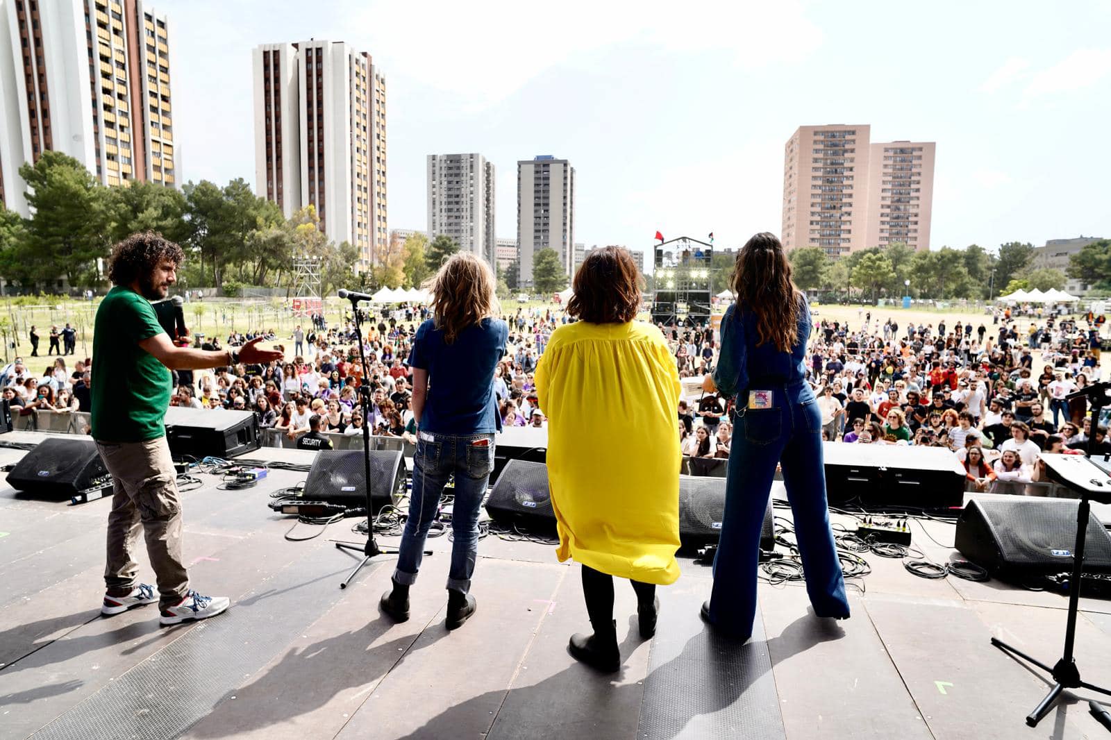 «Uno Maggio Libero e Pensante» a Taranto. Gli artisti, gli interventi, le polemiche. Riondino attacca di nuovo La Russa