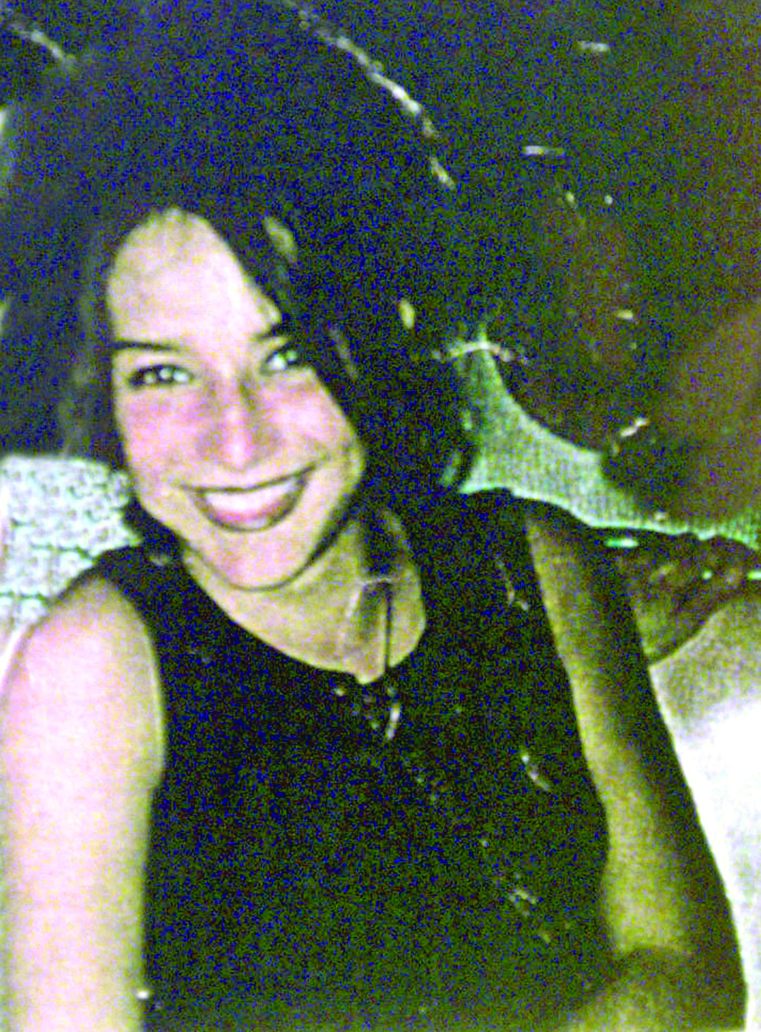 20050719 - CRO -  OMICIDI SATANICI:PROCESSO,PUGNI TRA PADRI VITTIMA E IMPUTATO -  Chiara Marino, scomparsa il 17 gennaio 1998 all' eta' di 19 anni con il fidanzato Fabio Tollis, allora 16enne. E' finita a pugni la quarta udienza in Corte d'Assise del processo alle Bestie di Satana. A venire alle mani sono stati il padre di una delle vittime, Chiara Marino, e quello di uno degli imputati, Nicola Sapone.     FABRIZIO RADAELLI / ANSA / KLD