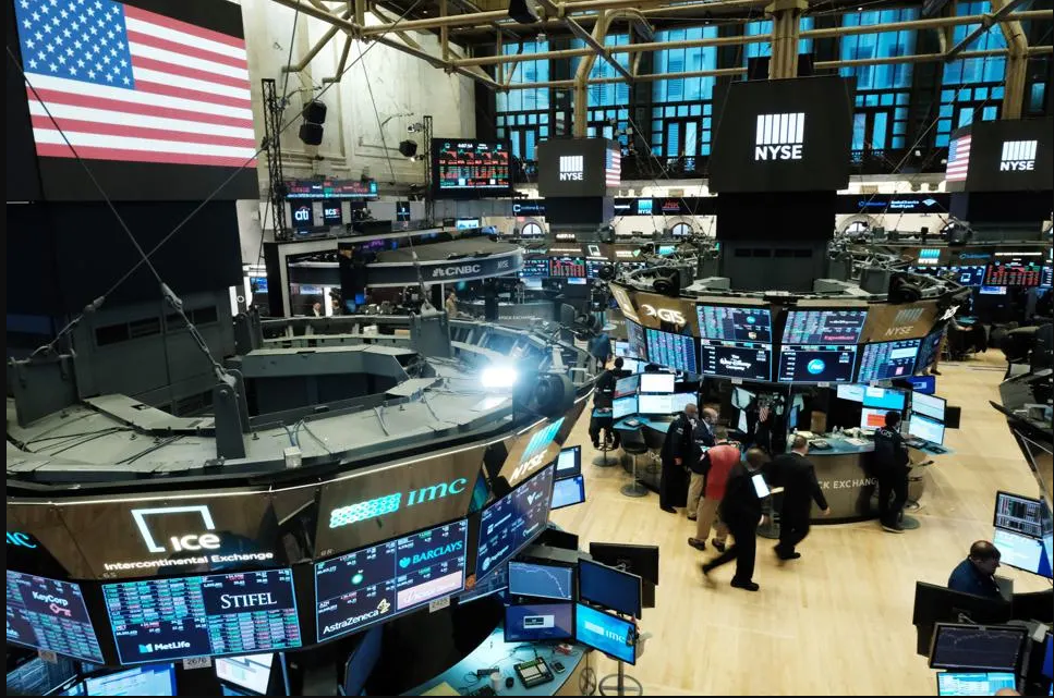 Wall Street, la Borsa di New York lancia un sondaggio sull’apertura 24 h al giorno, 7 giorni su 7