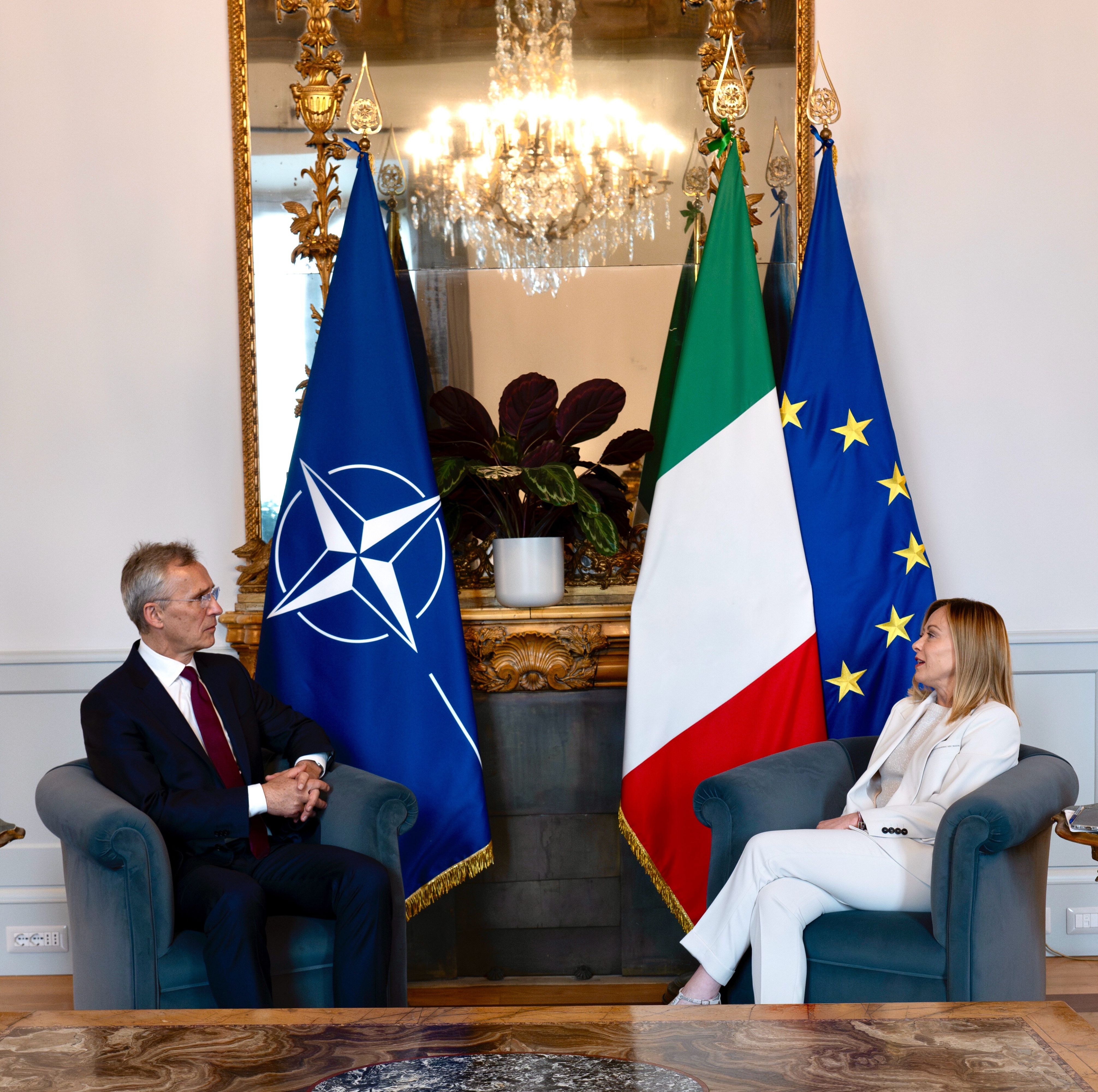 Stoltenberg vede Meloni Richiamo sulle spese, l’impegno sul fianco sud