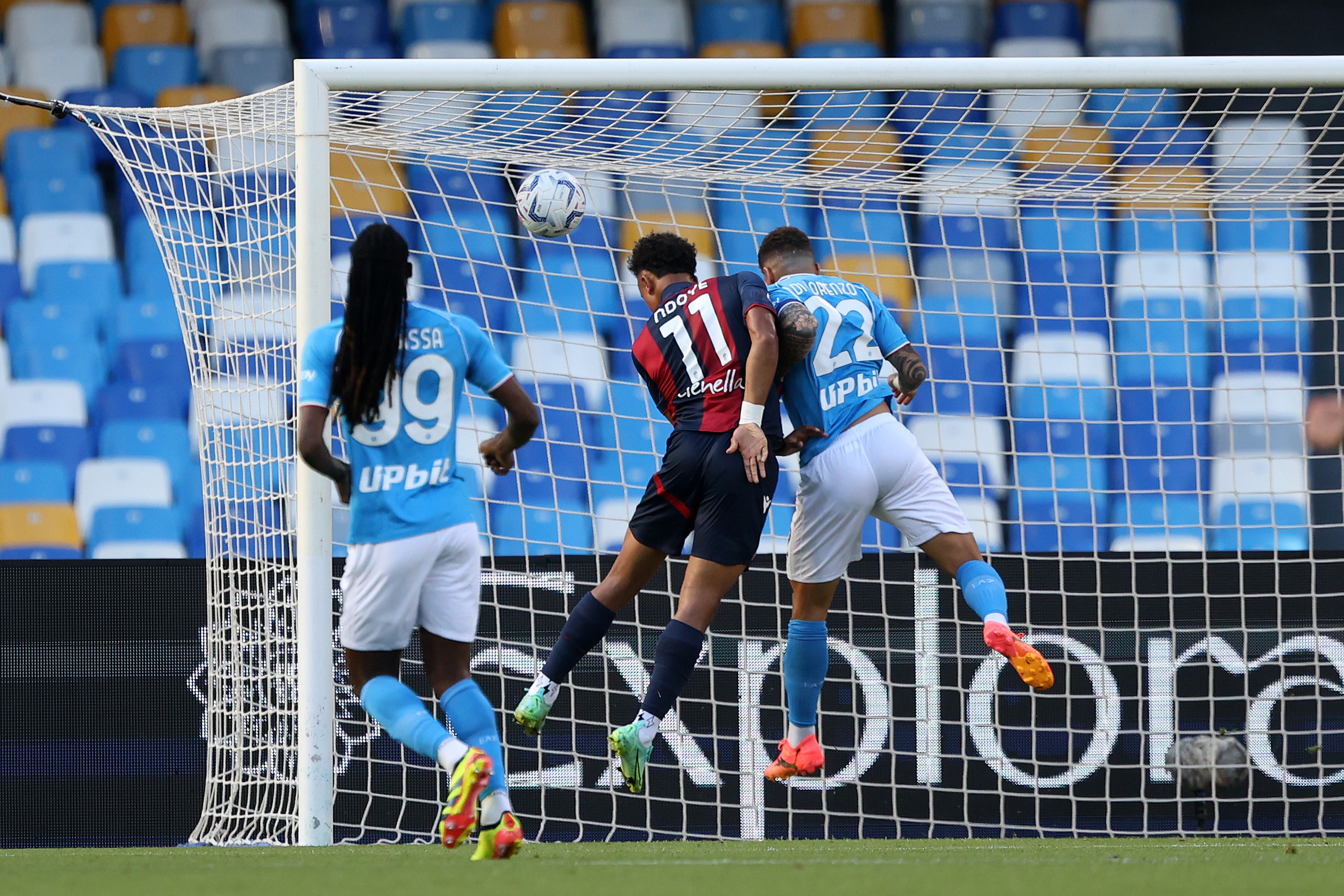 IlNapoli sconfitto dal Bologna 2-0, gol di Ndoye e Posch. Fischi al Maradona
