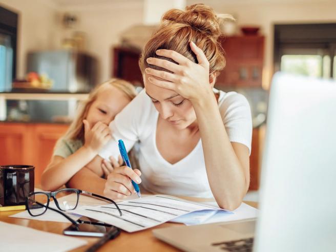 L’Italia non è un paese per mamme: una su cinque lascia il lavoro dopo il primo figlio