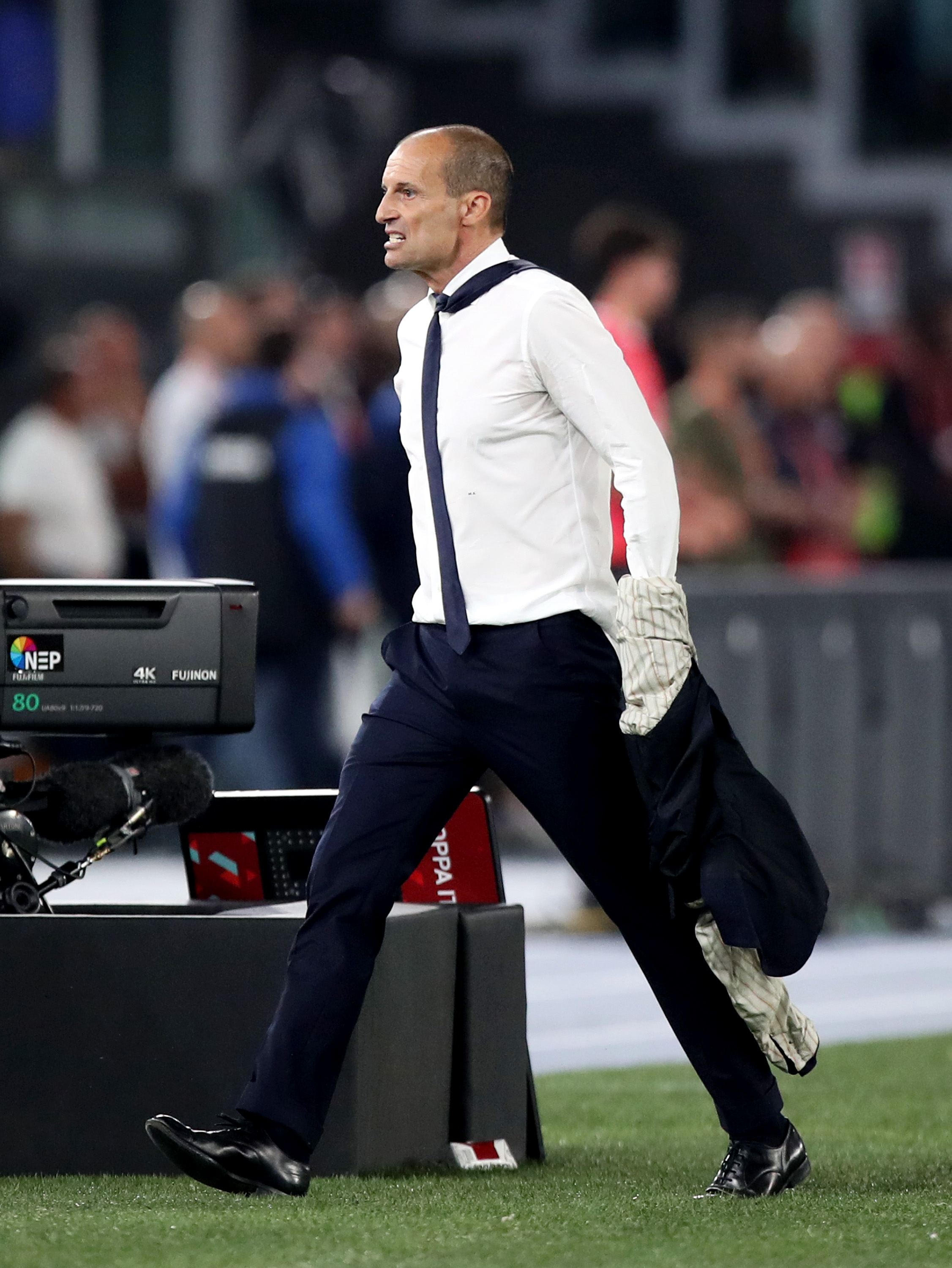 ROME, ITALY - MAY 15: Massimiliano Allegri, Head Coach of Juventus, reacts after being shown a red card during the Coppa Italia 2023/2024 Final match between Atalanta BC and Juventus FC at Olimpico Stadium on May 15, 2024 in Rome, Italy. (Photo by Paolo Bruno/Getty Images)