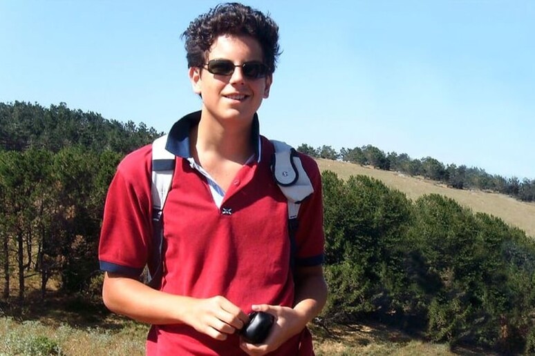 Carlo Acutis sarà santo: riconosciuto il miracolo del «patrono di Internet»