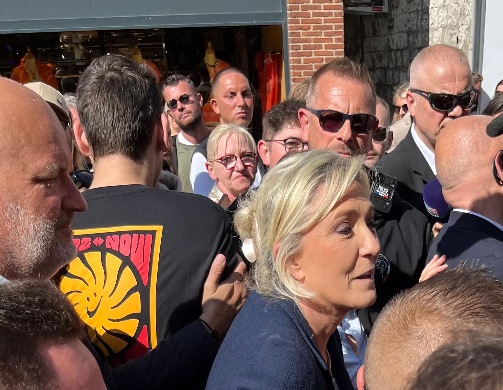 Ora Marine Le Pen «chiama» Giorgia Meloni: «Unirsi, occasione imperdibile»