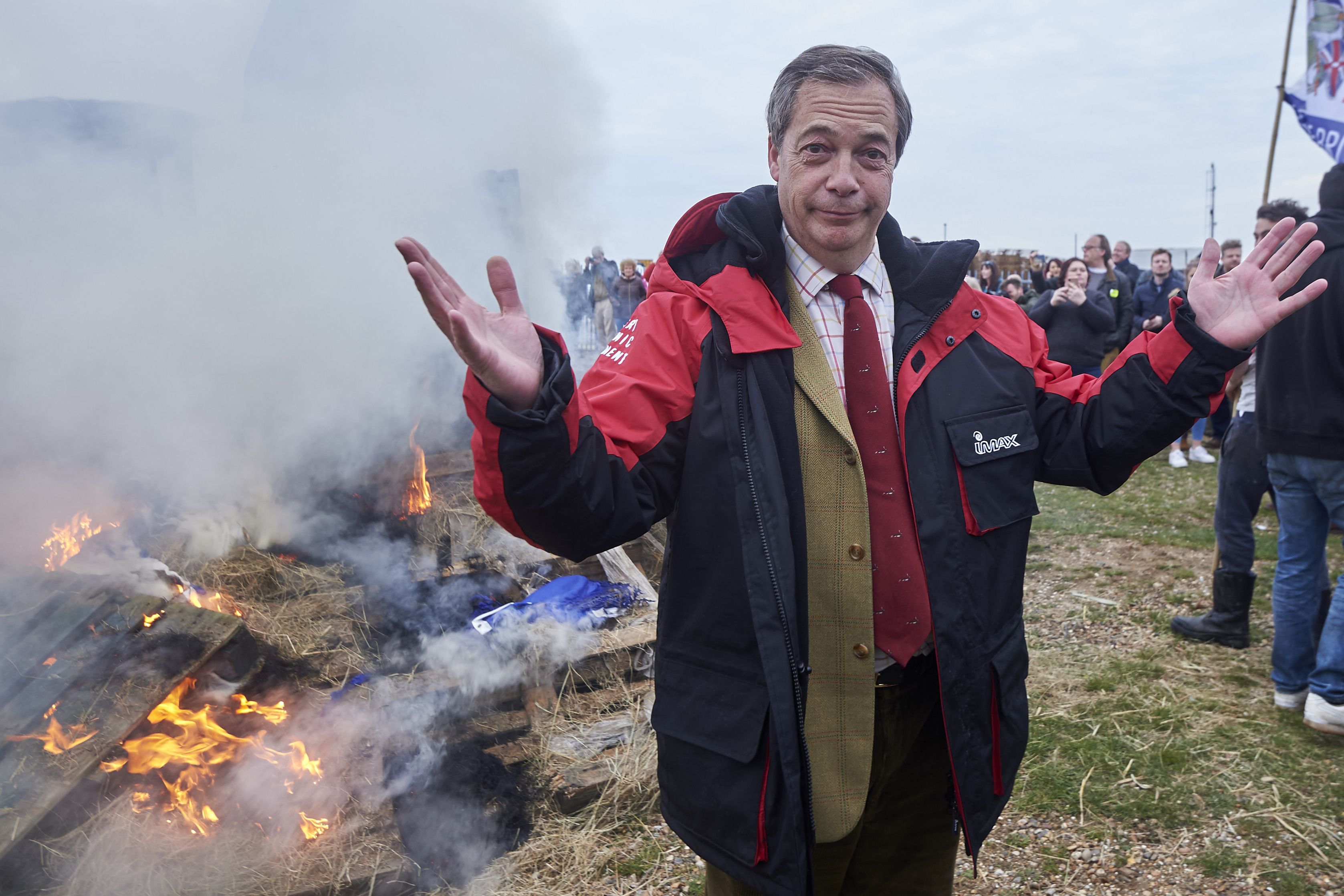 Nigel Frage scende in campo: perché questa mossa può stravolgere la politica della Gran Bretagna