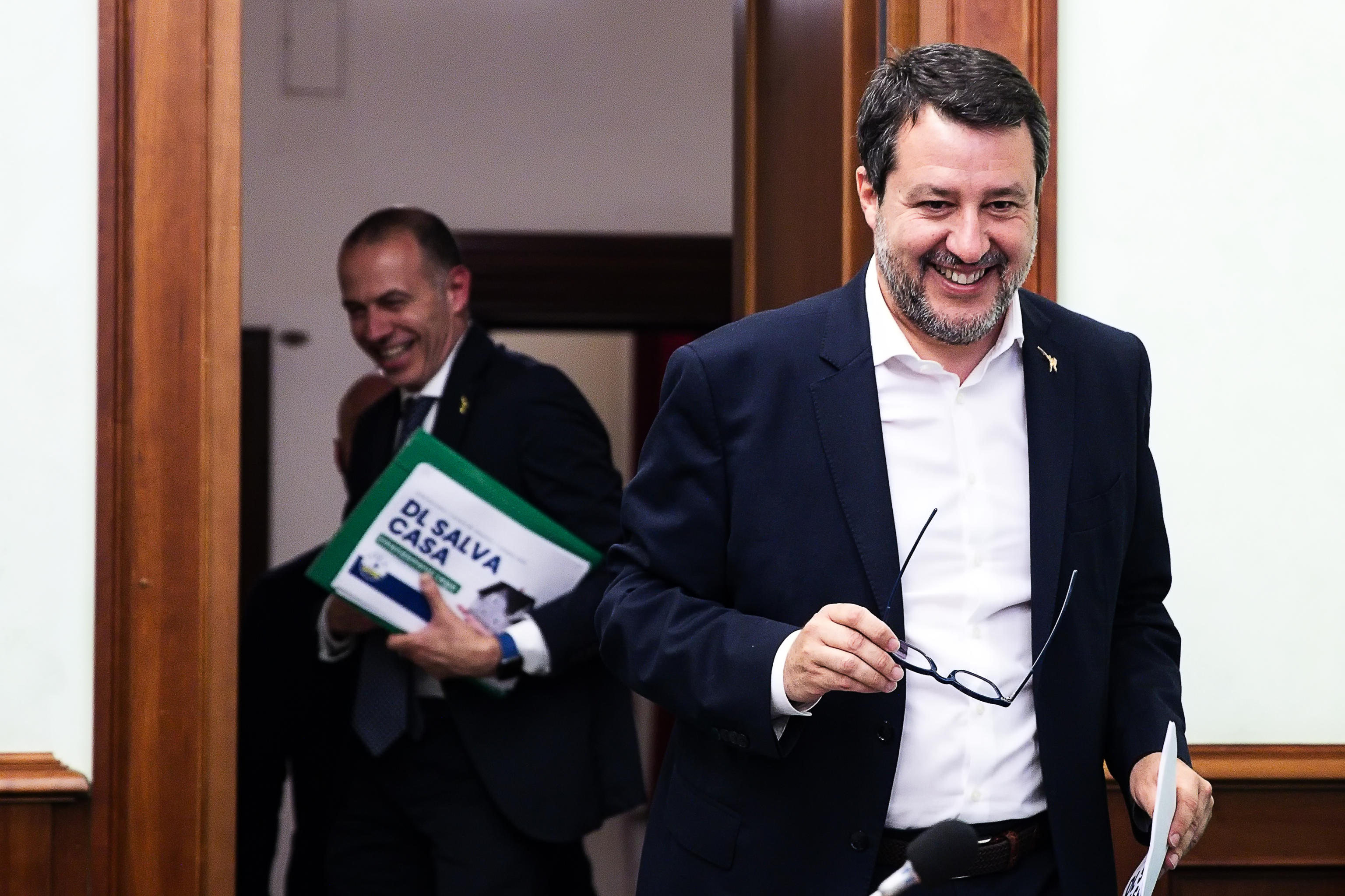 Sì a micro-alloggi e soffitti bassi Salvini allarga il «salva-casa»