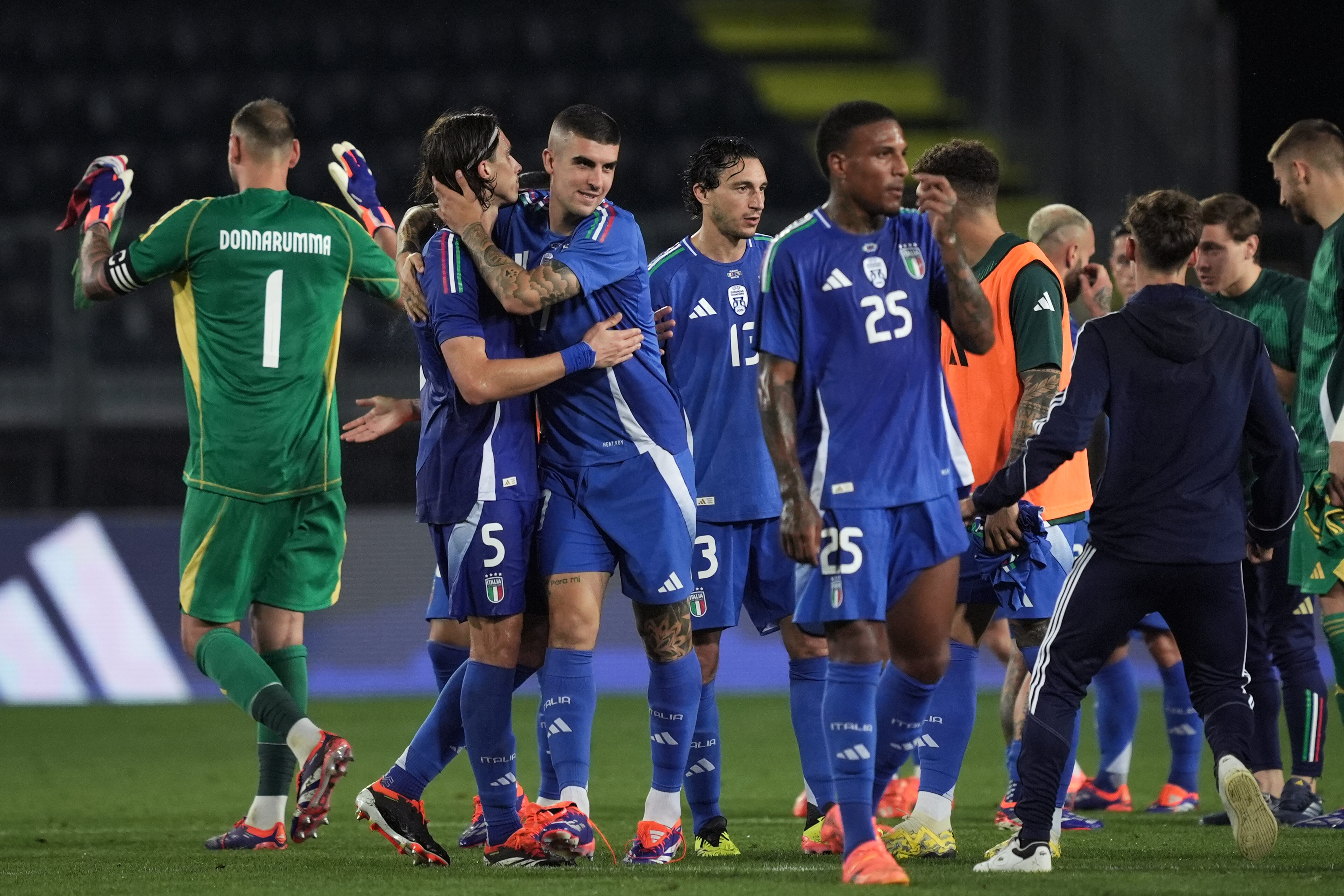 The players of Italy celebrates after scoring the 1-0 goal for his team during the friendly match 2024 between Italy and Bosnia and Herzegovina at Carlo Castellani Stadium - Sport, Soccer - Empoli, Italy - Sunday June 8, 2024 (Photo by Massimo Paolone/LaPresse)