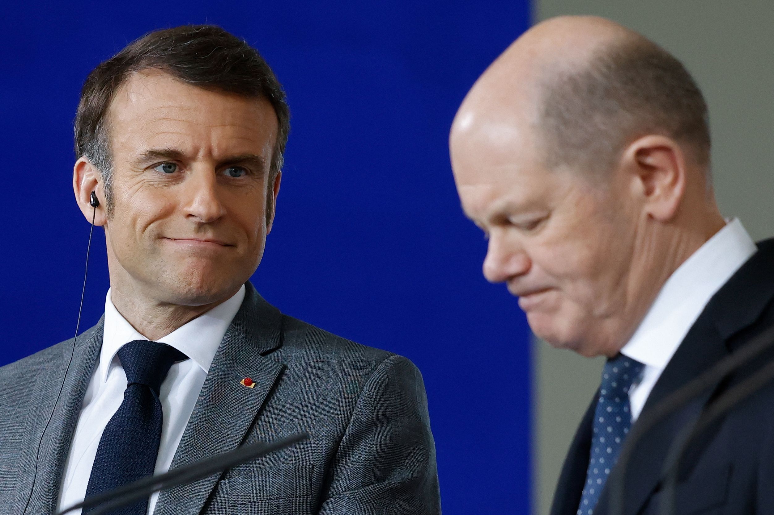 Macron e Scholz umiliati dal voto europeo: von der Leyen reggerà? 