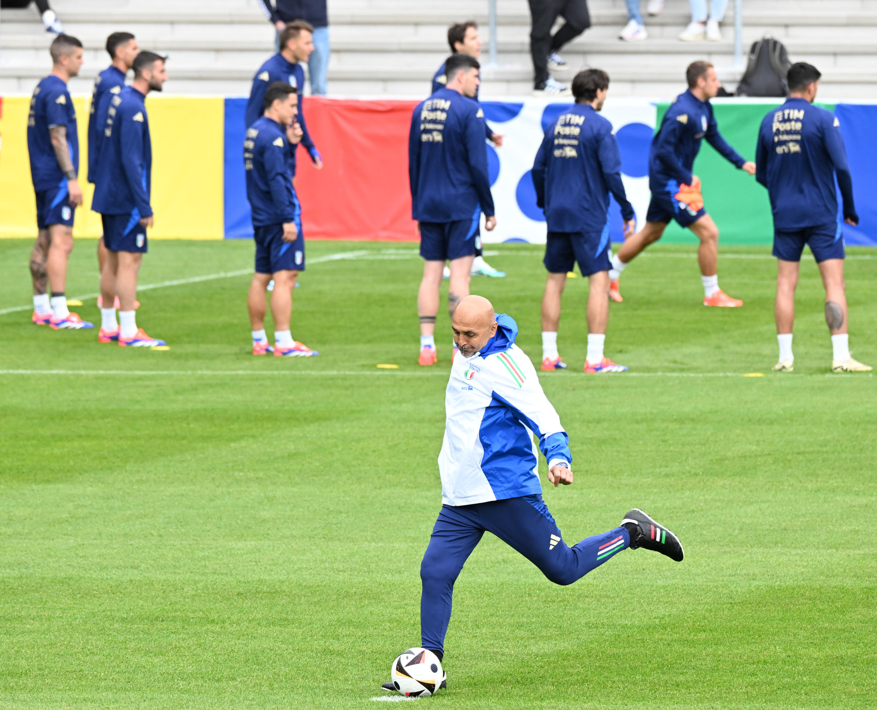 Italys head coach Luciano Spalletti kicks trhe ball during a training session at the Hemberg Stadion Nord Halle in Iserlhon, Germany, 12 June 2024. ANSA/DANIEL DAL ZENNARO