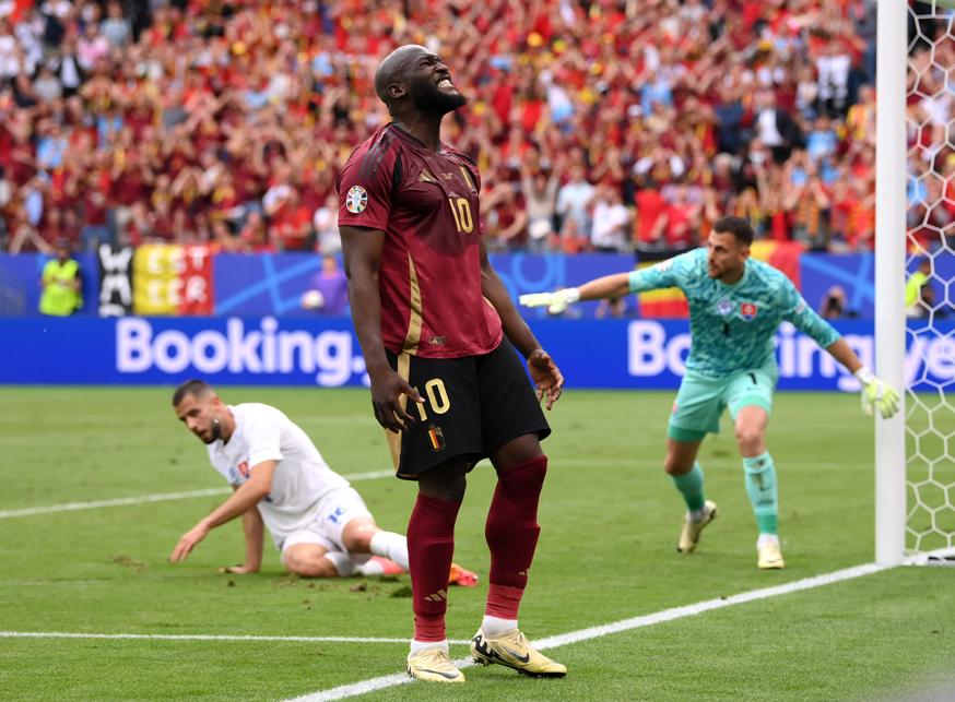Belgio-Slovacchia 0-1: gol di Schranz, tanti errori (e due reti annullate) per Lukaku