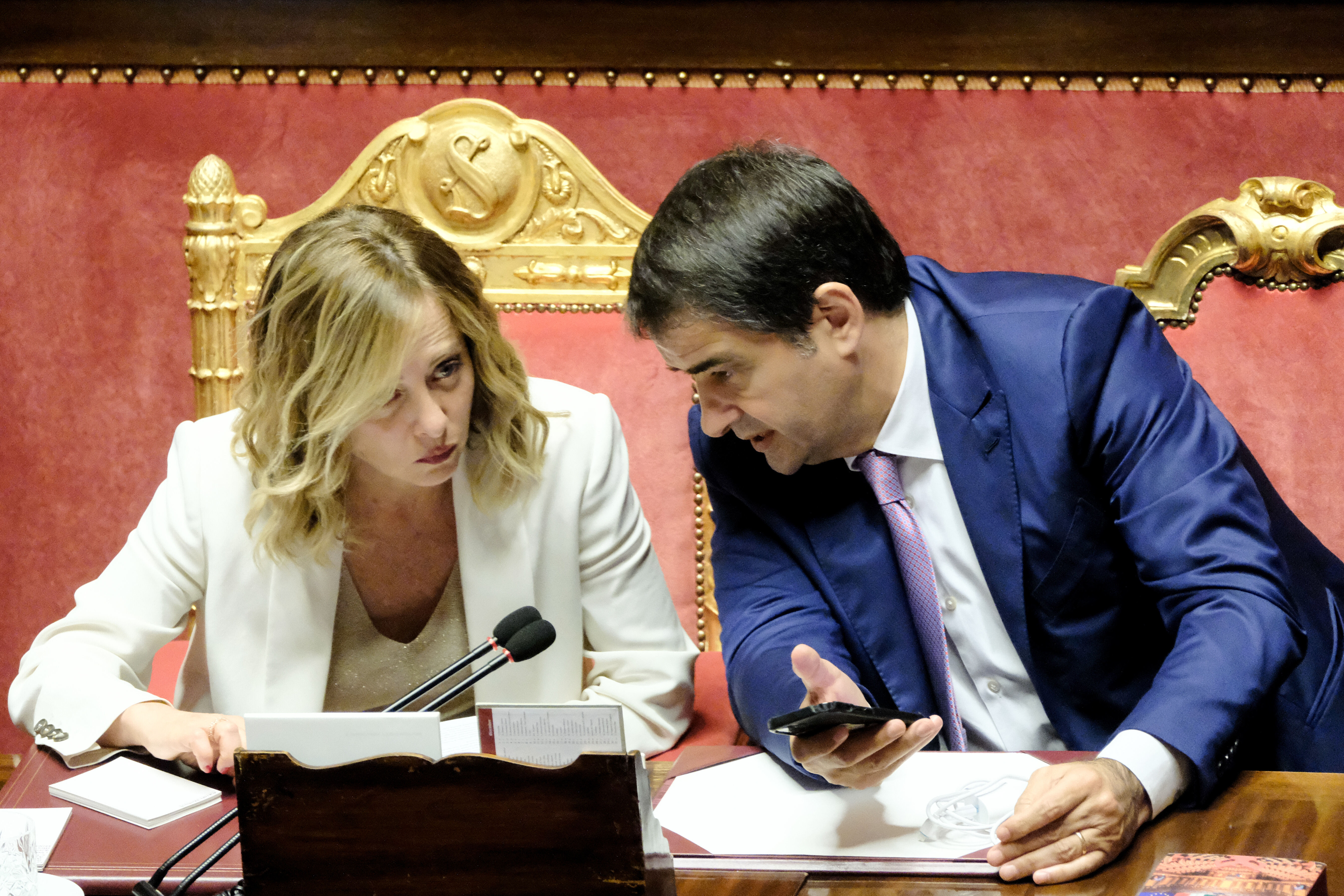 Cariche Ue, la cena delle verità. Tutte le opzioni di Meloni: astensione o chiedere il voto su ognuna