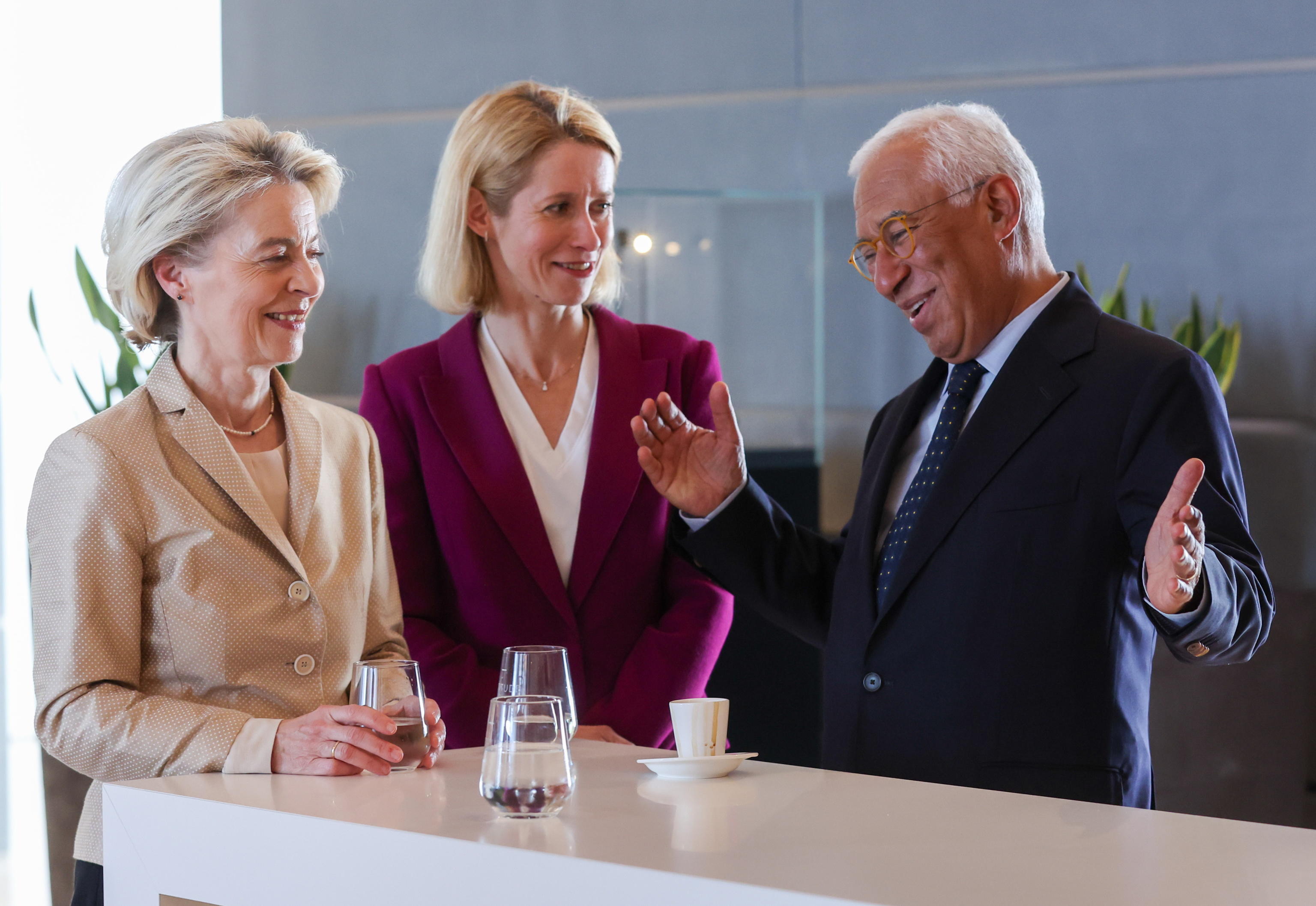 epa11443267 (L-R) European Commission President Ursula Von der Leyen, Estonian Prime Minister Kaja Kallas, and former Portuguese Prime Minister Antonio Costa, during a meeting  at Brussels Airport, a day after the EU summit in Brussels, Belgium, 28 June 2024. EU leaders agreed on proposing Ursula Von der Leyen as candidate for President of the European Commission and Kaja Kallas as High Representative of the Union for Foreign Affairs and Security Policy, while Antonio Costa was elected as European Council President during a summit to discuss the Strategic Agenda 2024-2029, the next institutional cycle, Ukraine, the Middle East, competitiveness, security and defense, among other topics.  EPA/OLIVIER HOSLET / POOL