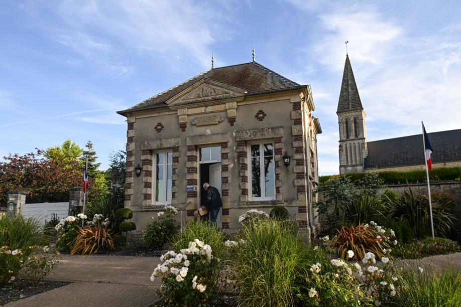 Elezioni in Francia - Un'onda blu dalle campagne alle porte delle città: la mappa del voto
