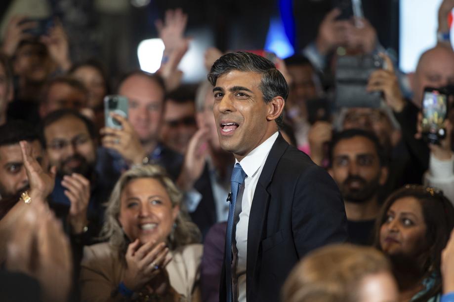 Chi è Rishi Sunak, il premier milionario e quel feeling mai nato con il popolo