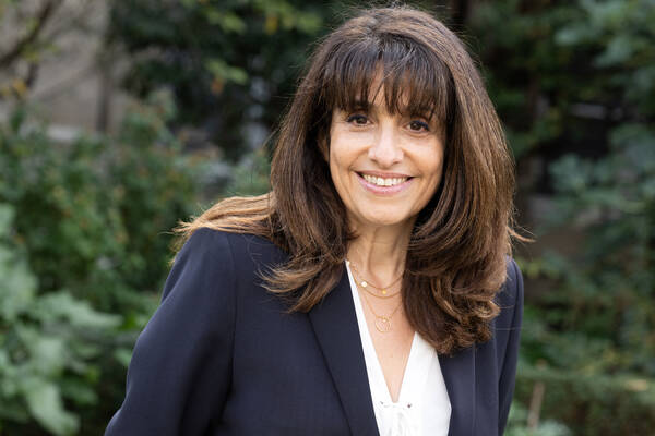 La députée du groupe Renaissance, Caroline Yadan pose lors d'une photo de séance dans le jardin de l'Assemblée nationale, le 25 octobre 2022 à Paris, France. Photo by David Niviere/ABACAPRESS.COM