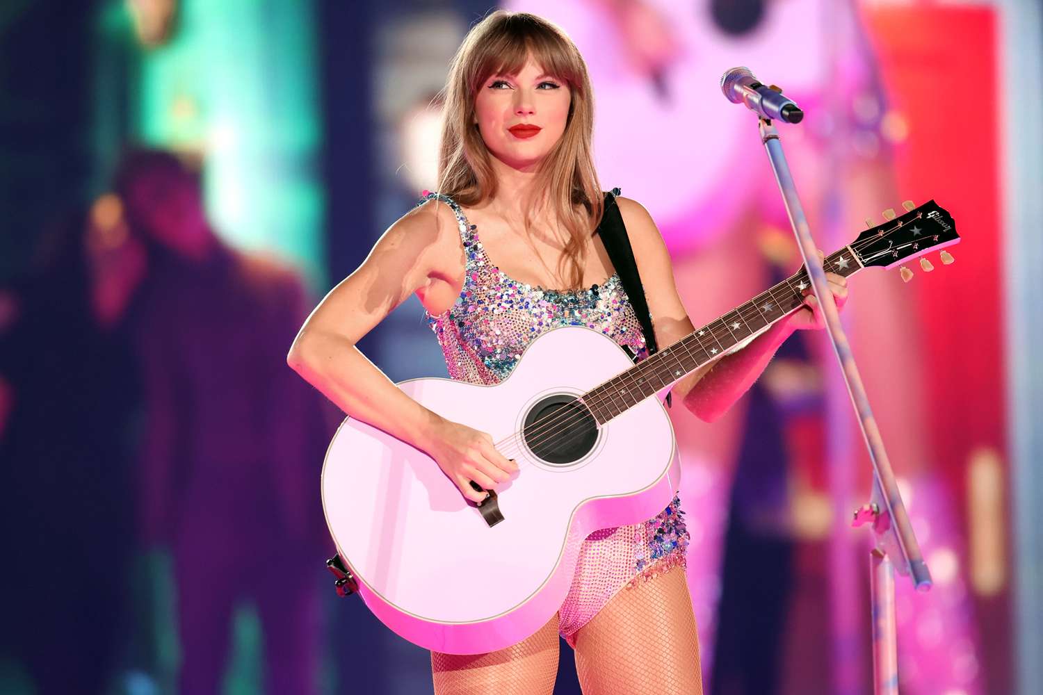 Taylor Swift, le 45 canzoni in scaletta, le trovate sceniche e i 10 atti del concerto: cosa sapere del «The Eras Tour»