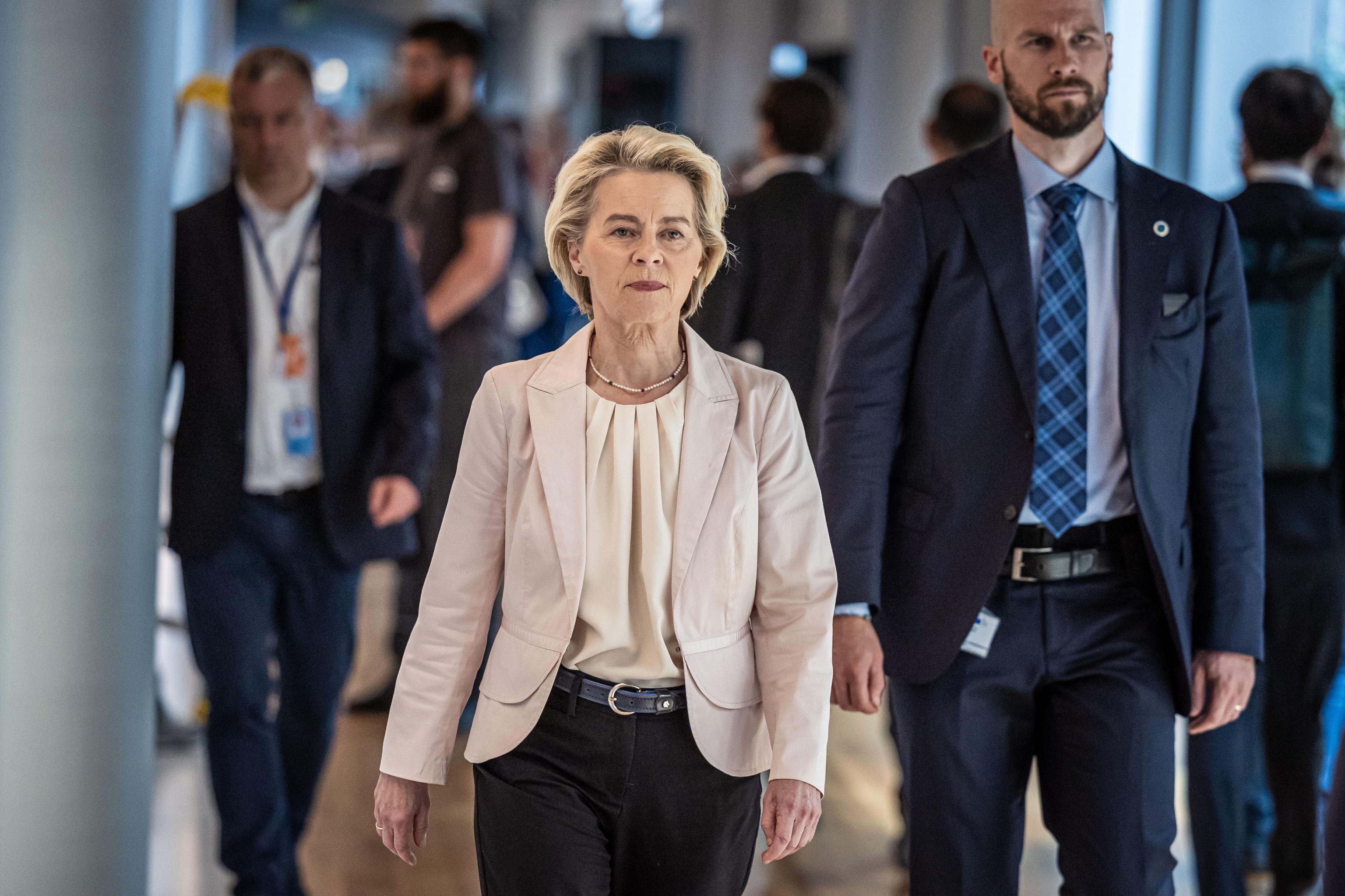 Il giorno di von der Leyen. Il negoziato fino all’ultimo