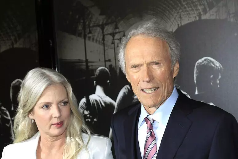 Morta a 61 anni Christina Sandera, compagna di Clint Eastwood: ««Era una donna adorabile, mi mancherai tantissimo»