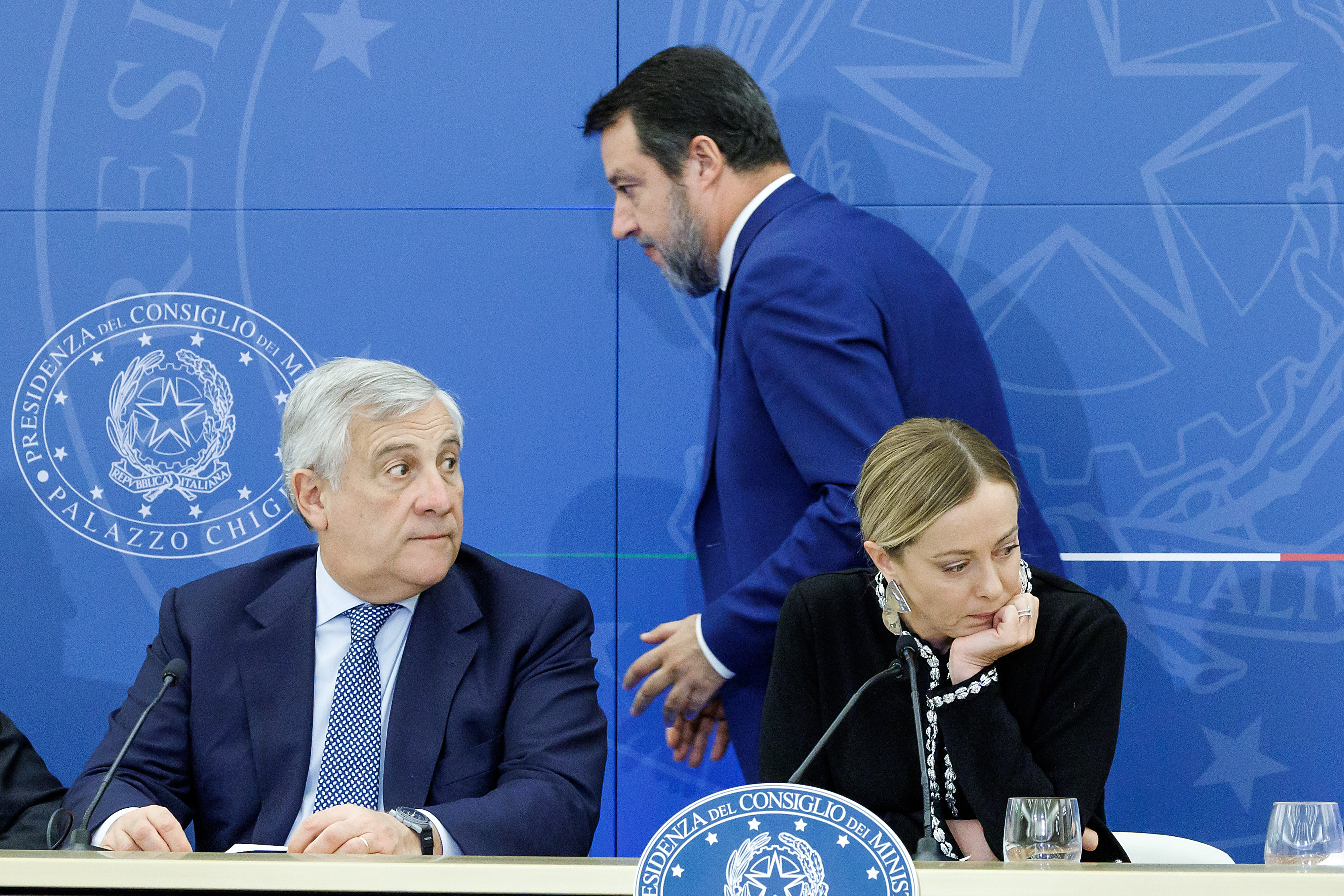 Foto Roberto Monaldo / LaPresse
03-11-2023 Roma 
Politica
Palazzo Chigi - Conferenza stampa al termine del Consiglio dei ministri
Nella foto Antonio Tajani, Giorgia Meloni, Matteo Salvini

03-11-2023 Rome (Italy)
Politica
Chigi palace - Press conference at the end of the Council of minister 
In the pic  Antonio Tajani, Giorgia Meloni, Matteo Salvini