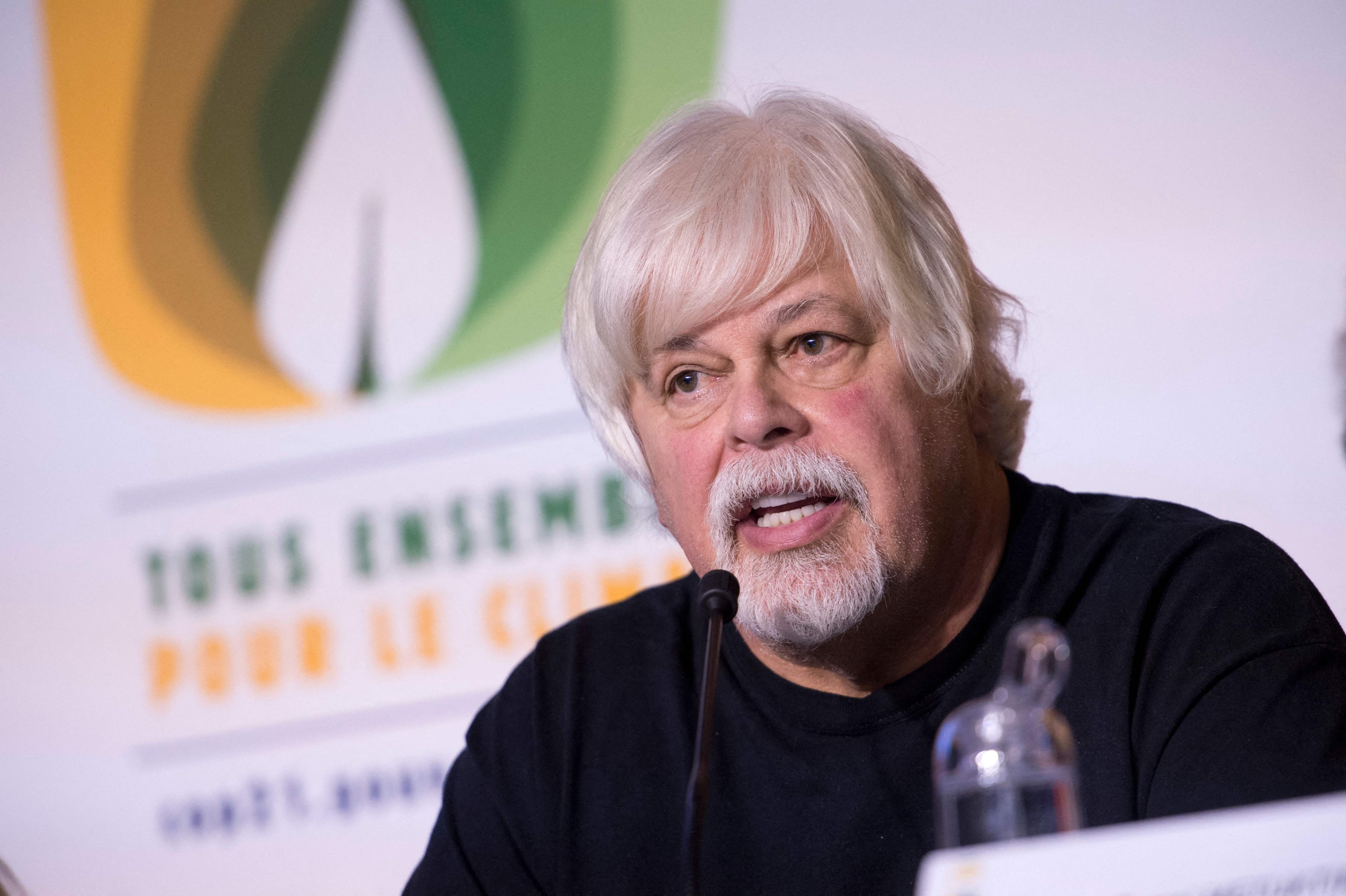 Lotta per le balene, Macron chiede alla Danimarca di non estradare Paul Watson in Giappone