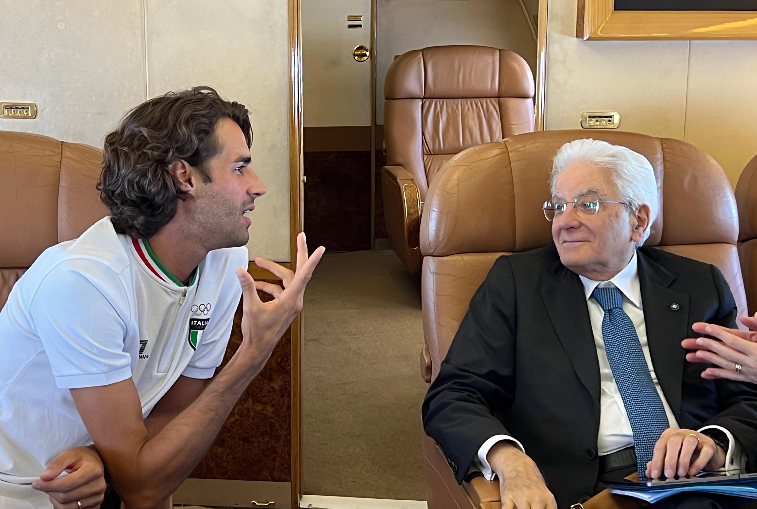 Italian President  Sergio Mattarella greets Italian flag bearer  Gianmarco Tamberi (L) prior embarks to Paris at Ciampino airport in Rome, Italy,  25 July 2024. ANSA/ Ufficio Stampa per la Stampa e la Comunicazione della Presidenza della Repubblica  ANSA PROVIDES ACCESS TO THIS HANDOUT PHOTO TO BE USED SOLELY TO ILLUSTRATE NEWS REPORTING OR COMMENTARY ON THE FACTS OR EVENTS DEPICTED IN THIS IMAGE; NO ARCHIVING; NO LICENSING NPK