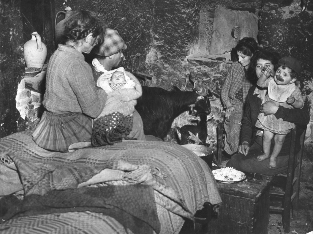 Il Treno Dei Bambini è Tratto Da Una Storia Vera Il treno dei bambini, la vera storia dietro il film Netflix: i 70 mila