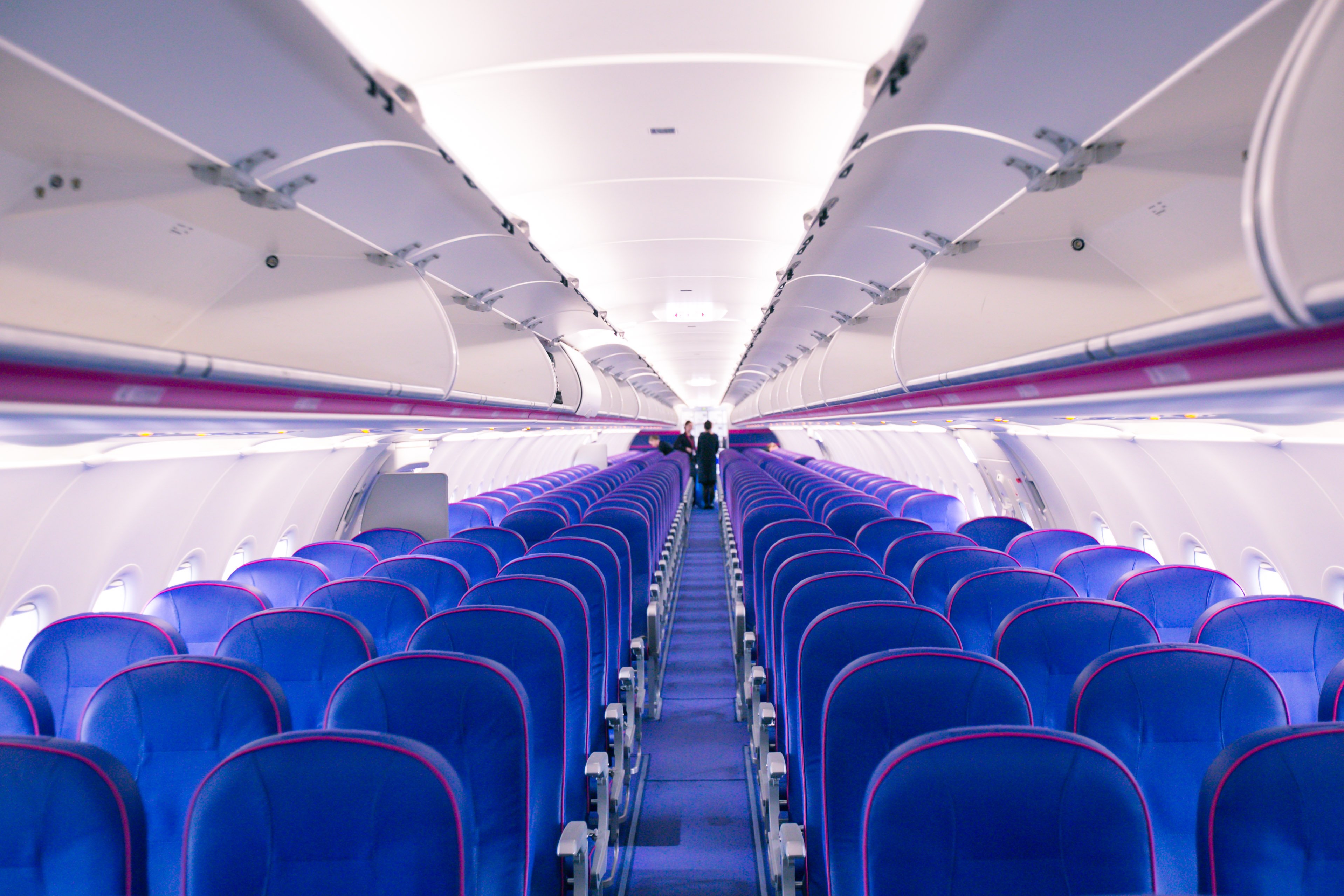 Low cost flights Milan-ABU Dhabi: few customers and tariff war, Wizz Air stops the route before even taking off