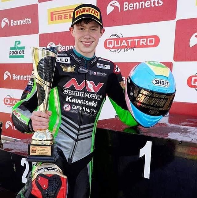 Two dead pilots and 5 injured in an accident in the British Superbike