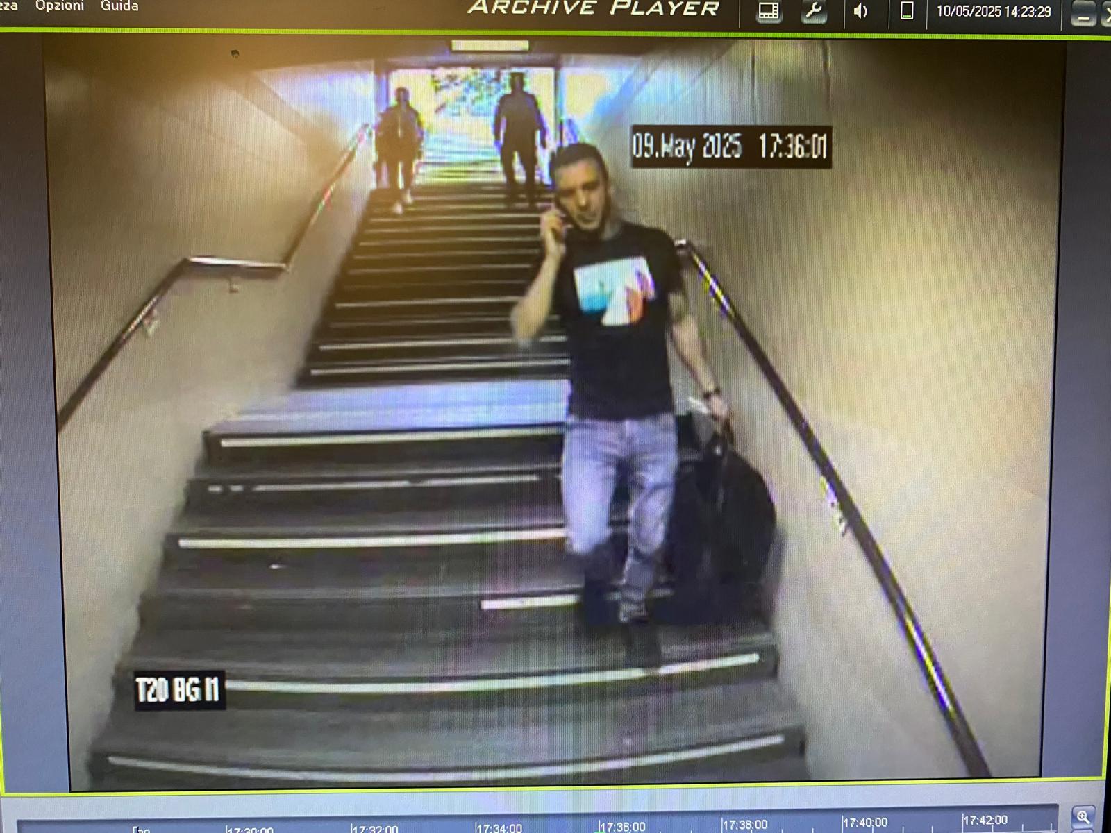 The killer Emanuele De Maria for 48 hours fleeing to Milan. The call to the mother: « I made a C … ». Then the suicide with the photo of Chamila in the pocket