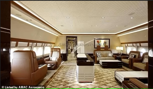 Eleven bathrooms, five kitchens, 40 televisions and golden finishes: the interiors of the new Air Force One Donato in Trump