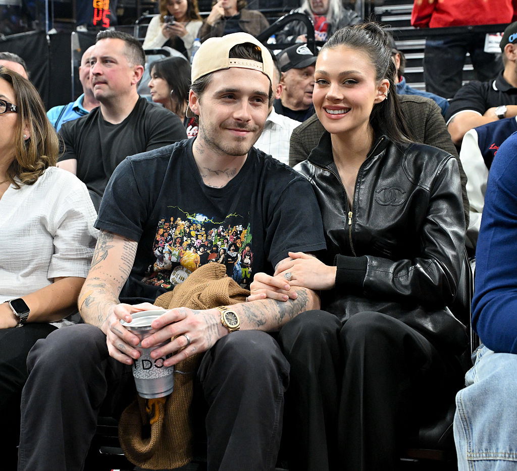 Meghan Markle and Prince Harry for dinner with Brooklyn Beckham and Nicola Peltz (in full family crisis)